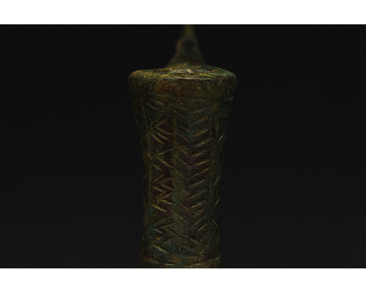 BEAUTIFUL BRONZE AGE BATTLE AXE HEAD - Image 6 of 7