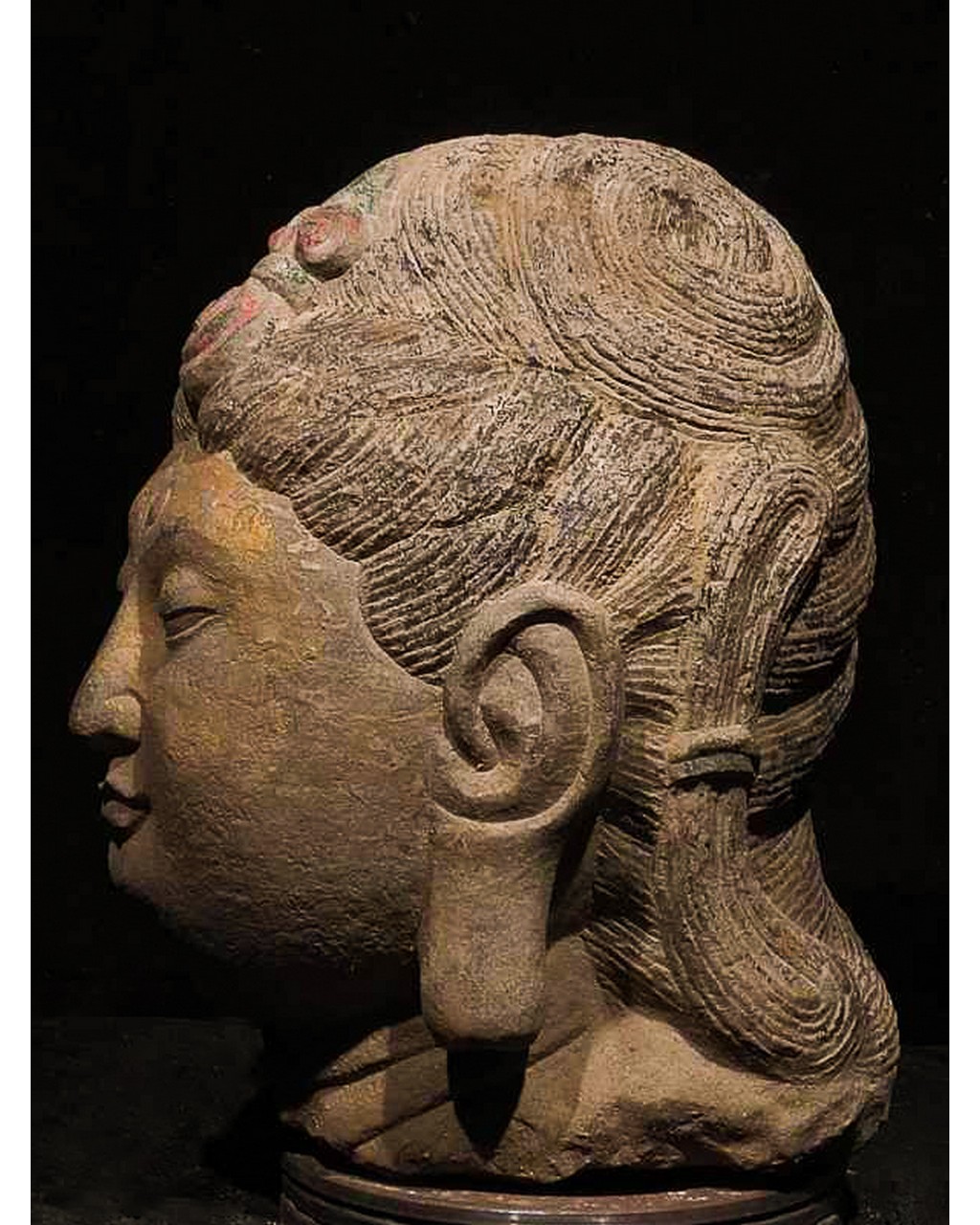 CHINA, TANG DYNASTY GILDED STONE HEAD OF BUDDHA - Image 2 of 5