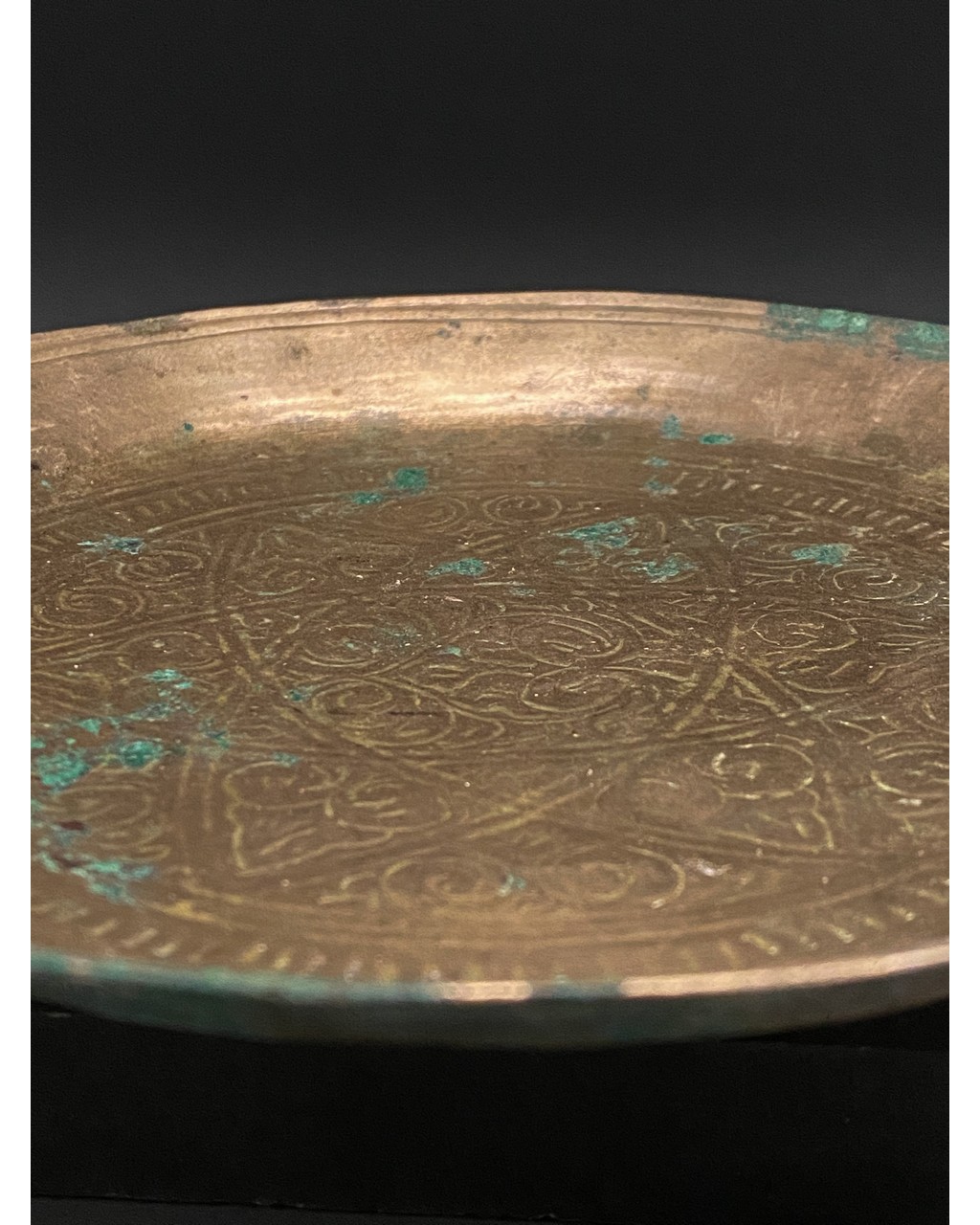 ISLAMIC, SELJUK BRONZE PLATE WITH GEOMETRIC DESIGNS - Image 5 of 6