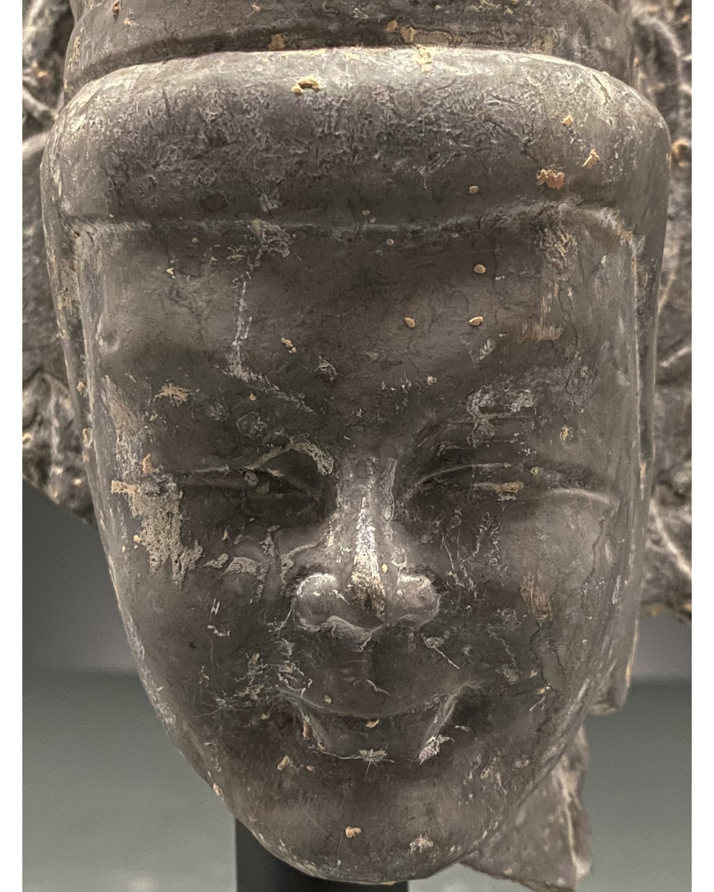 CHINA, TANG DYNASTY STONE HEAD OF GUANYIN - Image 6 of 6