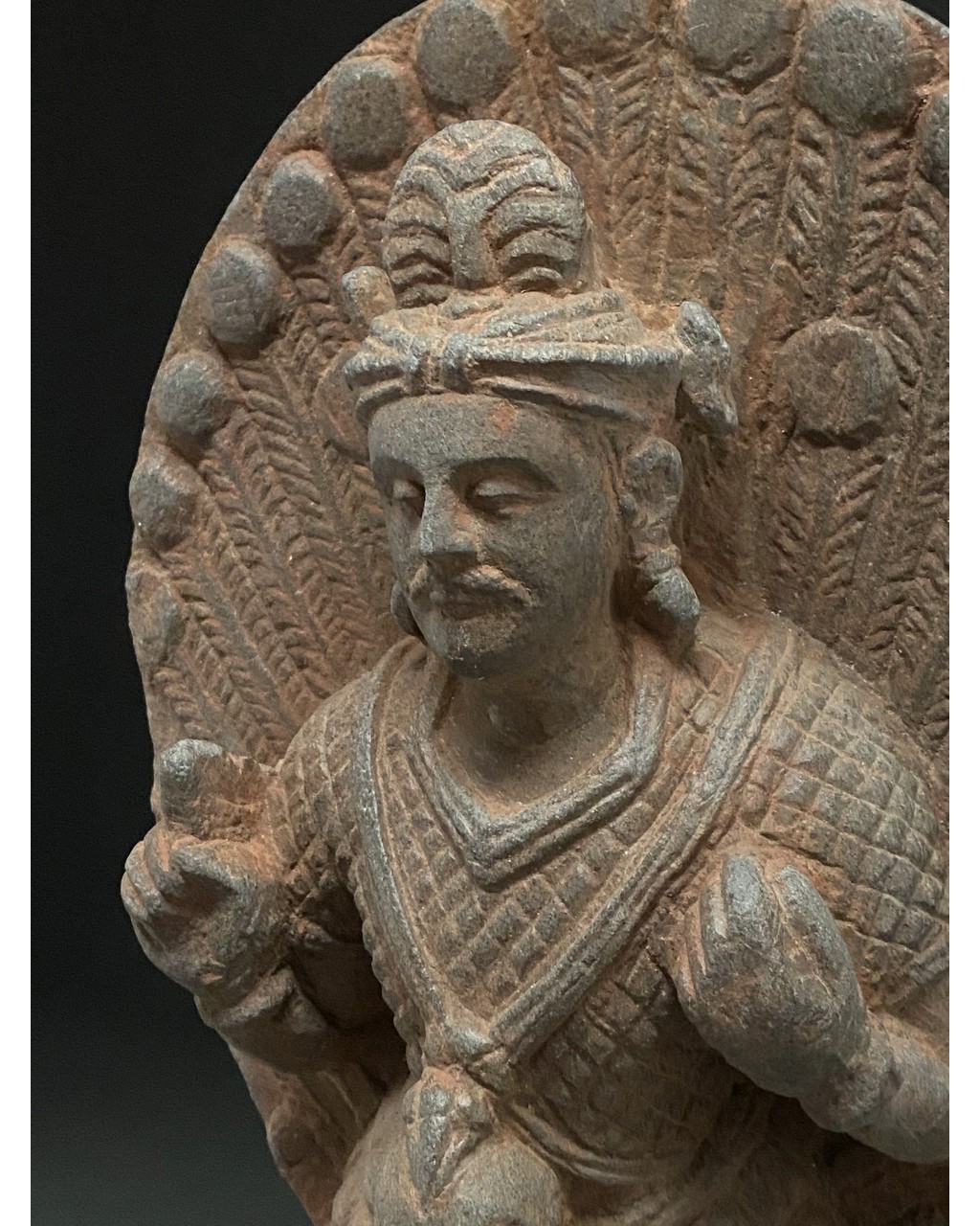 GANDHARA SCHIST STONE FIGURE OF BUDDHA ON EAGLE - Image 7 of 7