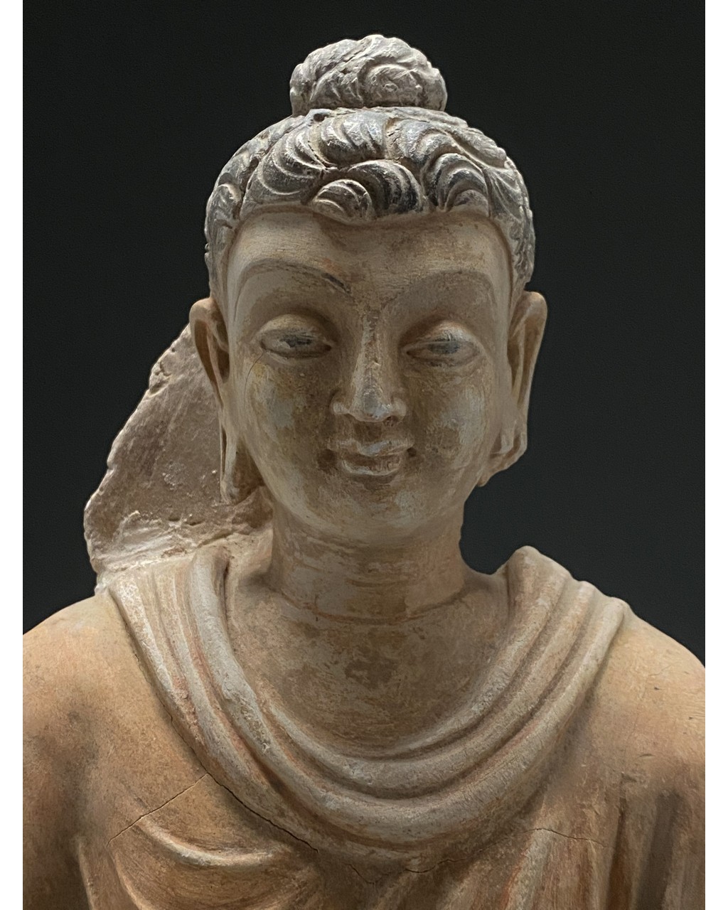 GANDHARA PAINTED STUCCO FIGURE OF BUDDHA - Image 5 of 6