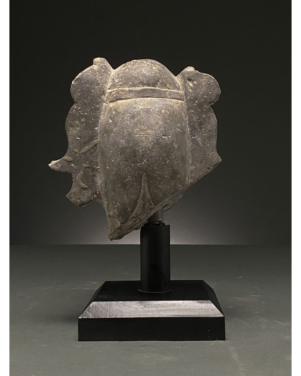 CHINA, TANG DYNASTY STONE HEAD OF GUANYIN - Image 4 of 6