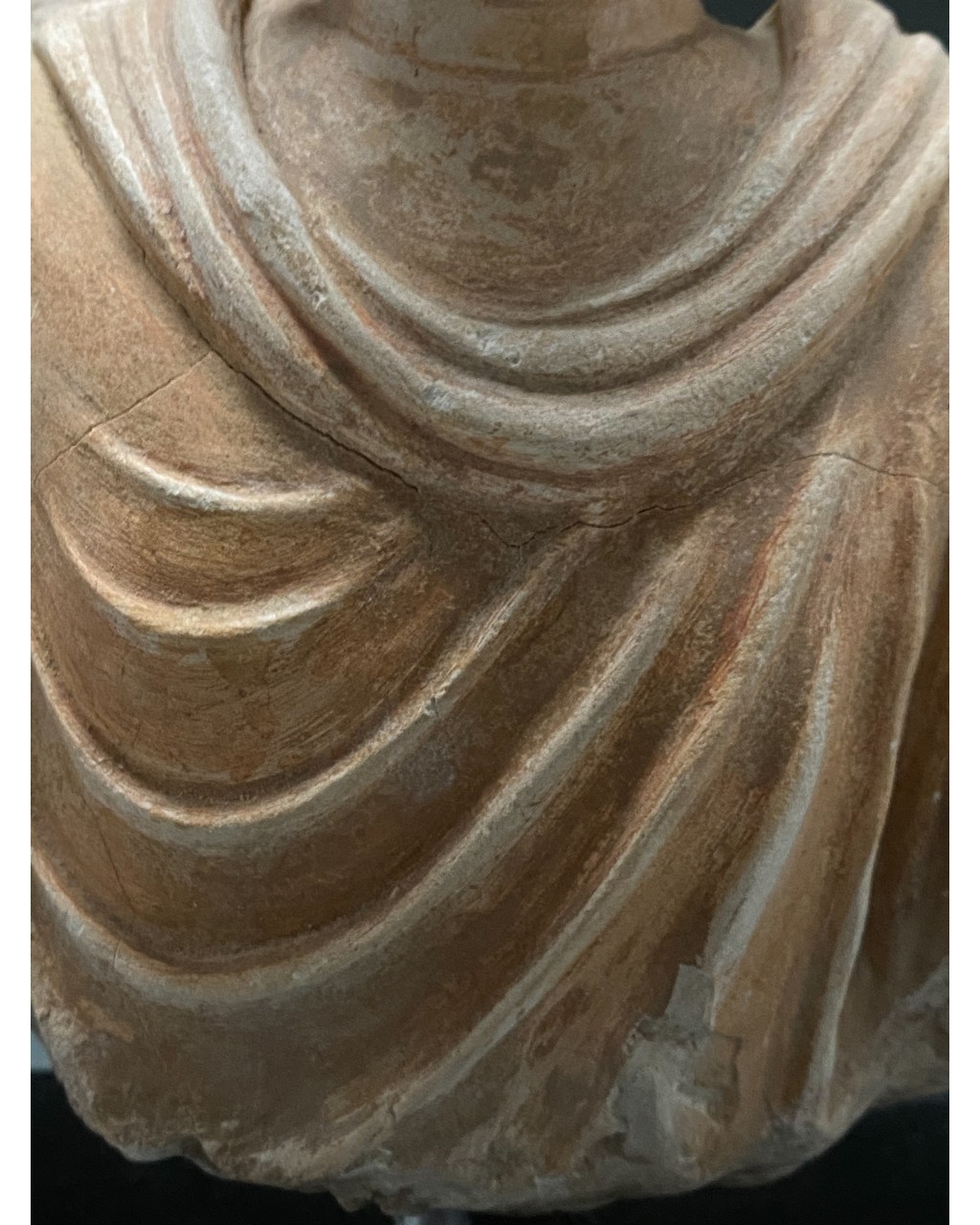 GANDHARA PAINTED STUCCO FIGURE OF BUDDHA - Image 6 of 6