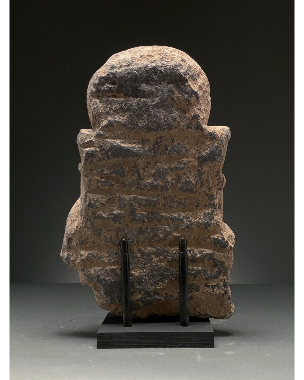 GANDHARA SCHIST STONE FIGURE OF SEATED BUDDHA - Image 4 of 7