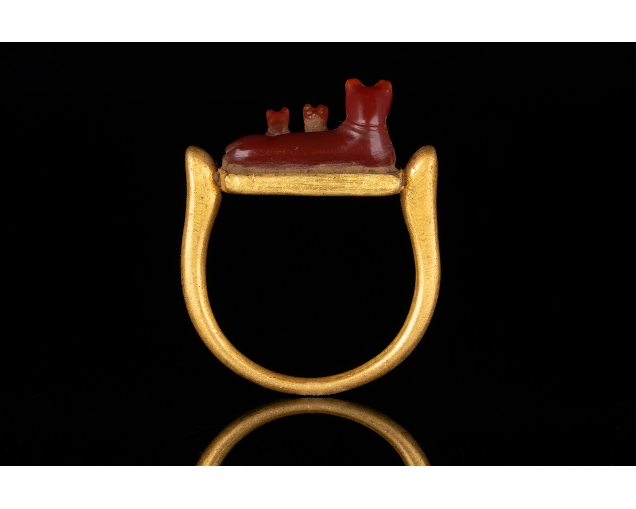EGYPTIAN GOLD RING WITH CARNELIAN CATS GEM - Image 5 of 8