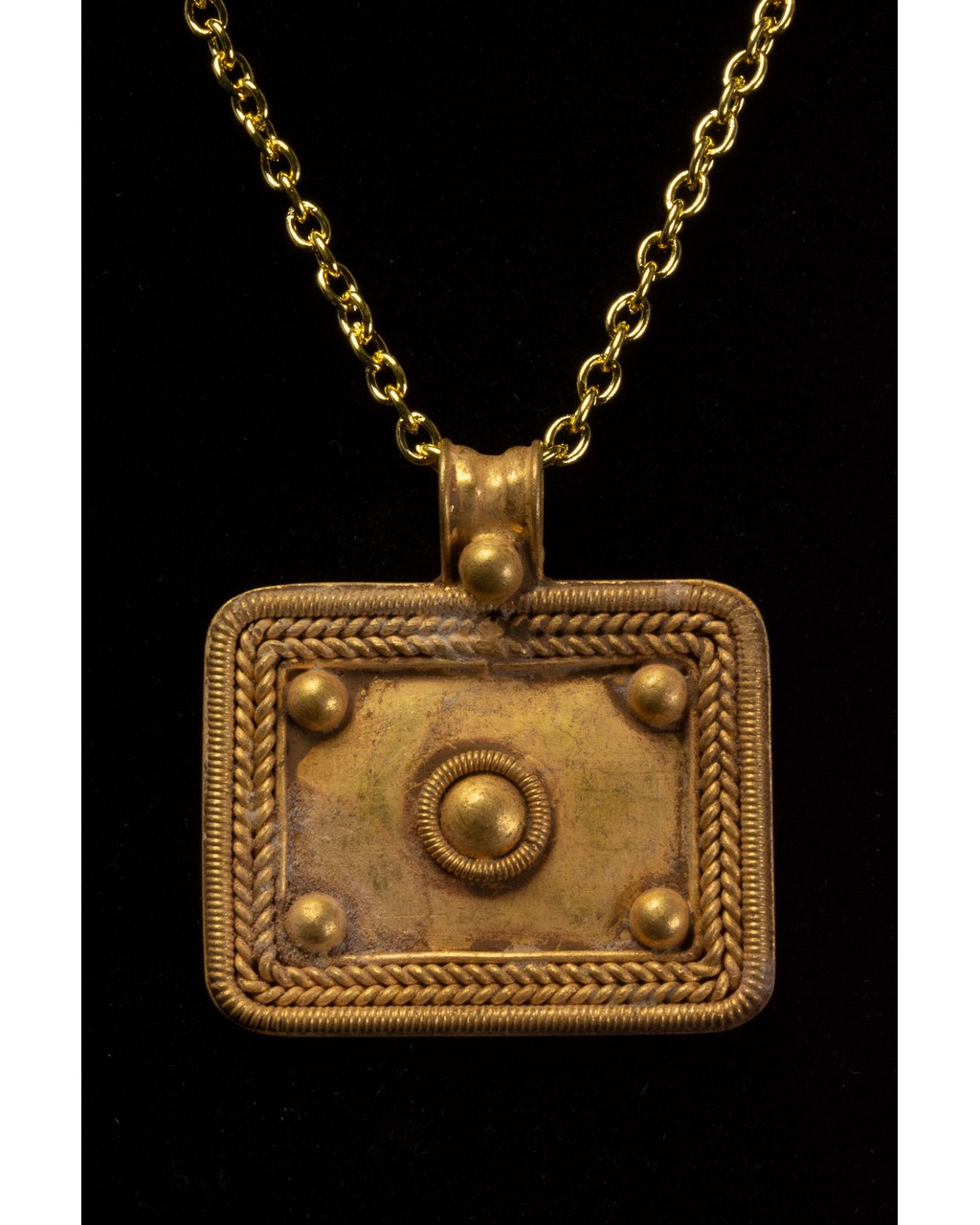 ROMAN GOLD DECORATED PENDANT