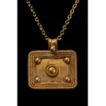 ROMAN GOLD DECORATED PENDANT