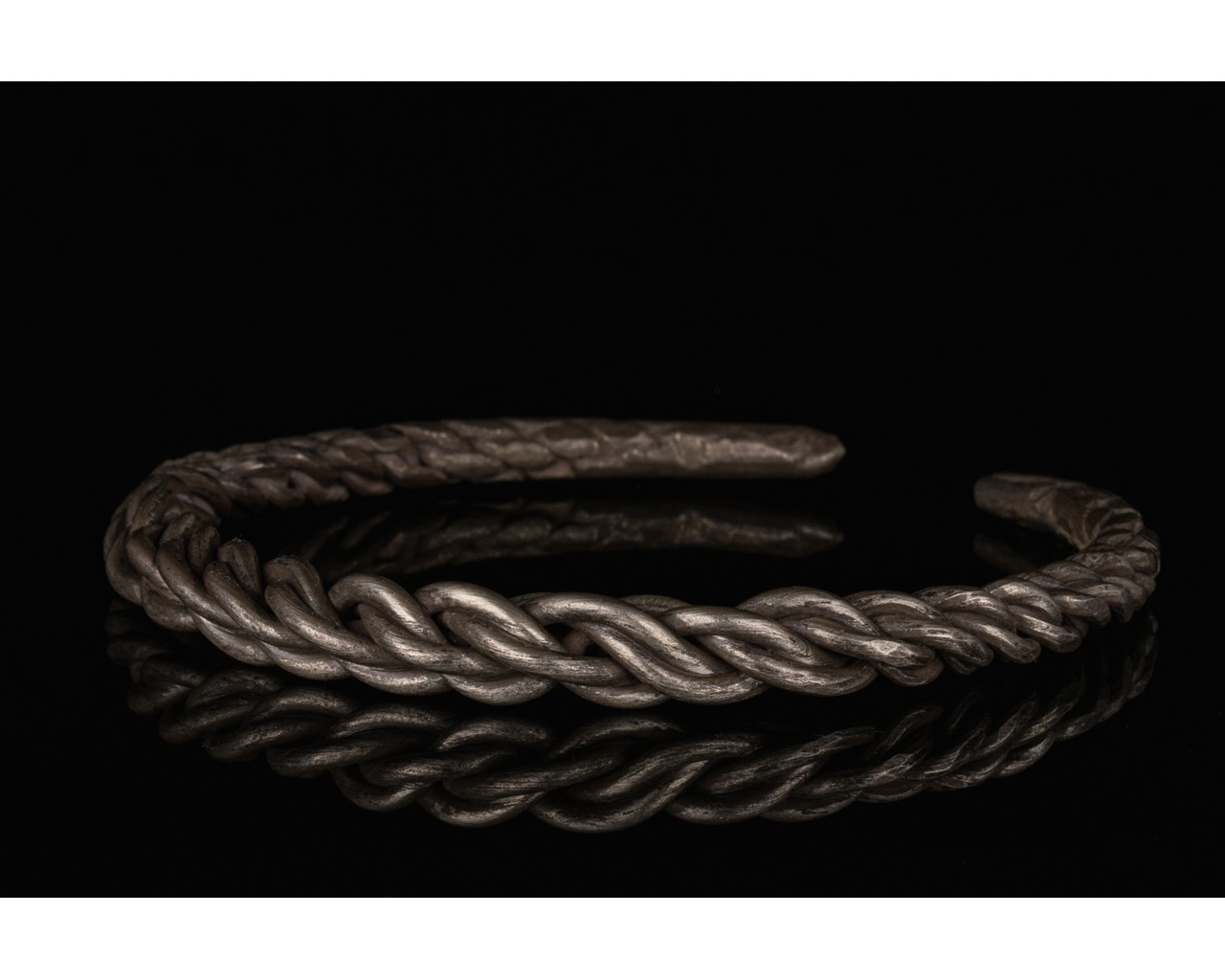 VIKING SOLID SILVER TWISTED BRACELET - Image 2 of 6