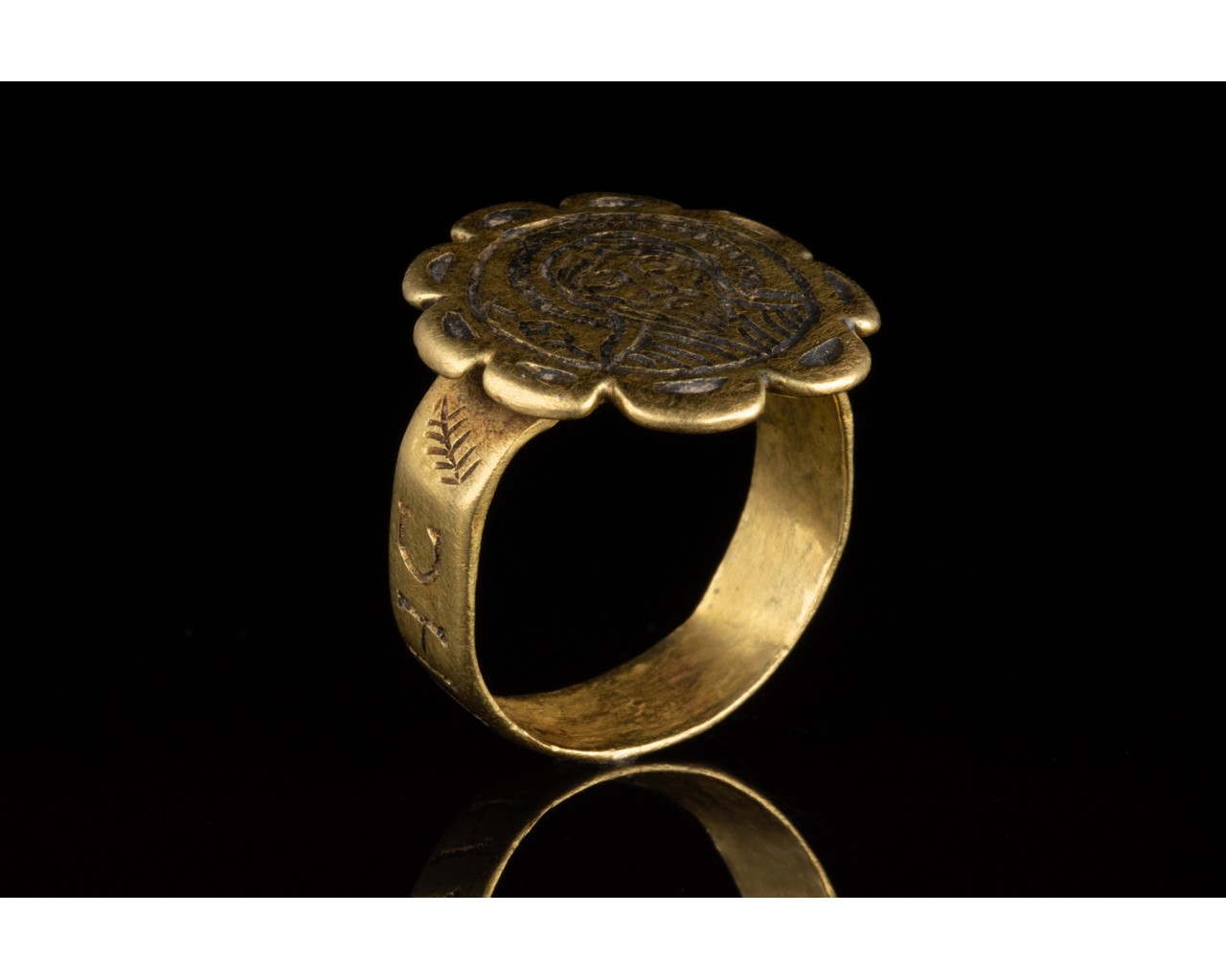 BYZANTINE GOLD AND NIELLO RELIGIOUS RING - XRF TESTED - Image 8 of 11