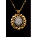 ROMAN GOLD CAMEO PENDANT WITH MEDUSA