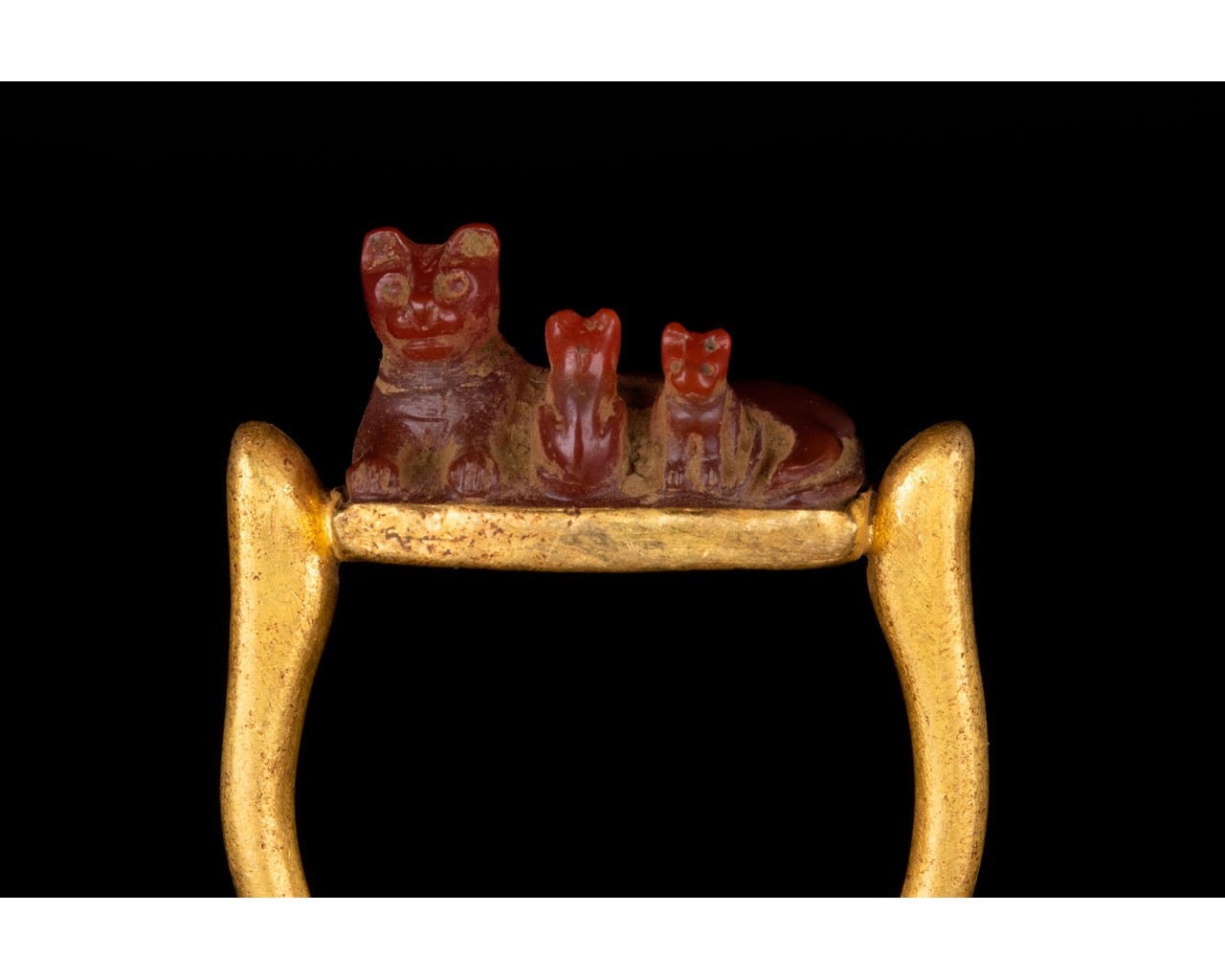 EGYPTIAN GOLD RING WITH CARNELIAN CATS GEM - Image 6 of 8