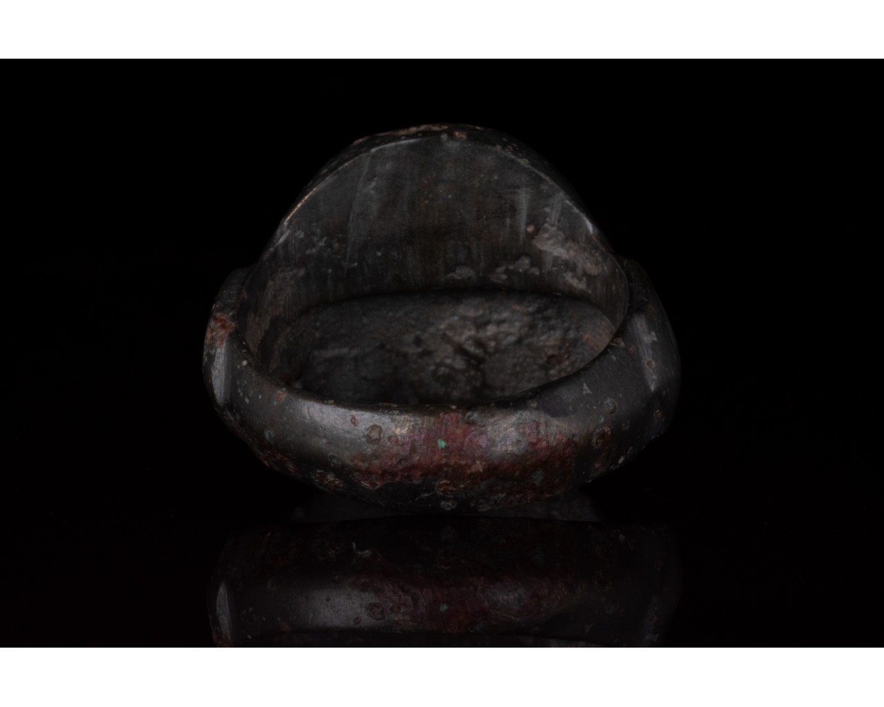 ROMAN BRONZE RING WITH STYLISED THUNDERBOLT - Image 4 of 6