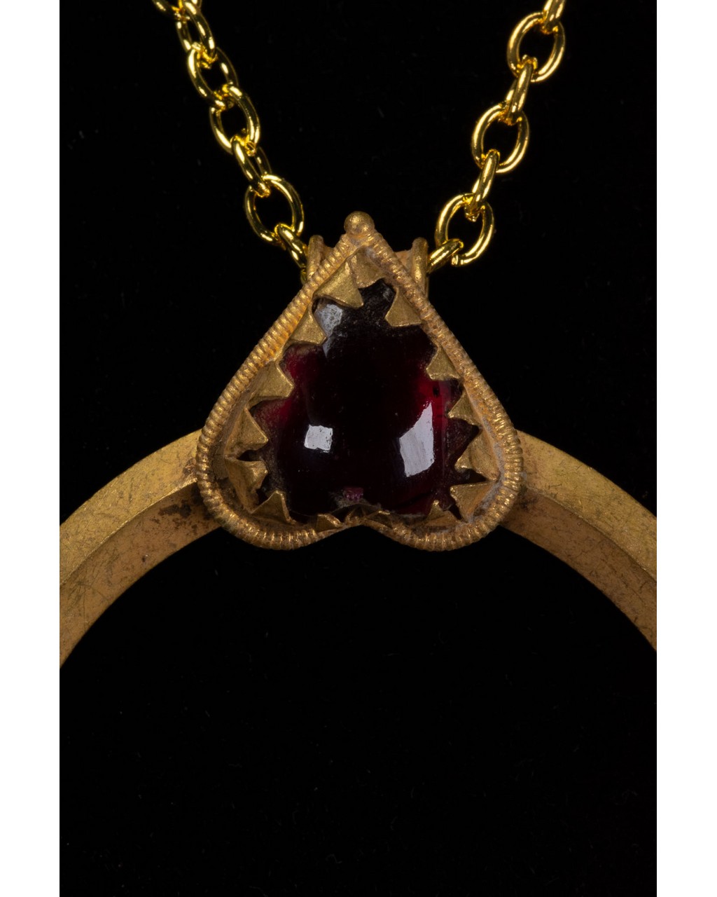 ROMAN GOLD LUNAR MEDALLION WITH GARNET STONES - Image 4 of 6