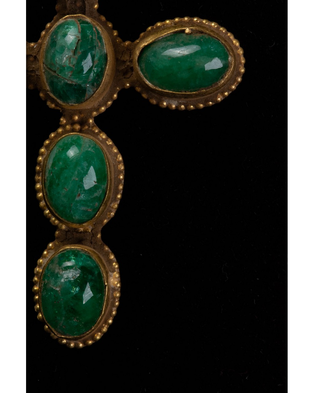 LATE MEDIEVAL GOLD CROSS WITH EMERALDS - Image 5 of 5