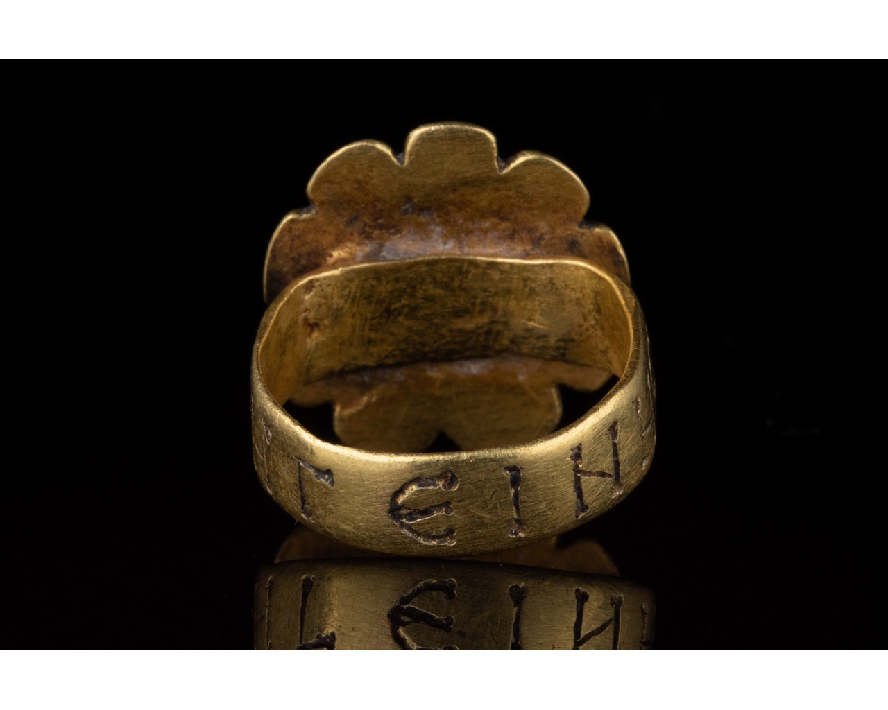 BYZANTINE GOLD AND NIELLO RELIGIOUS RING - XRF TESTED - Image 4 of 11