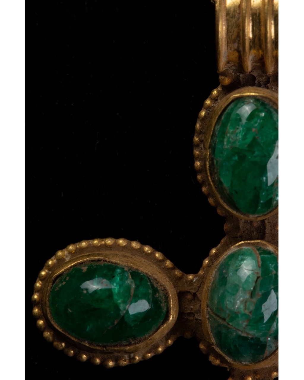 LATE MEDIEVAL GOLD CROSS WITH EMERALDS - Image 4 of 5