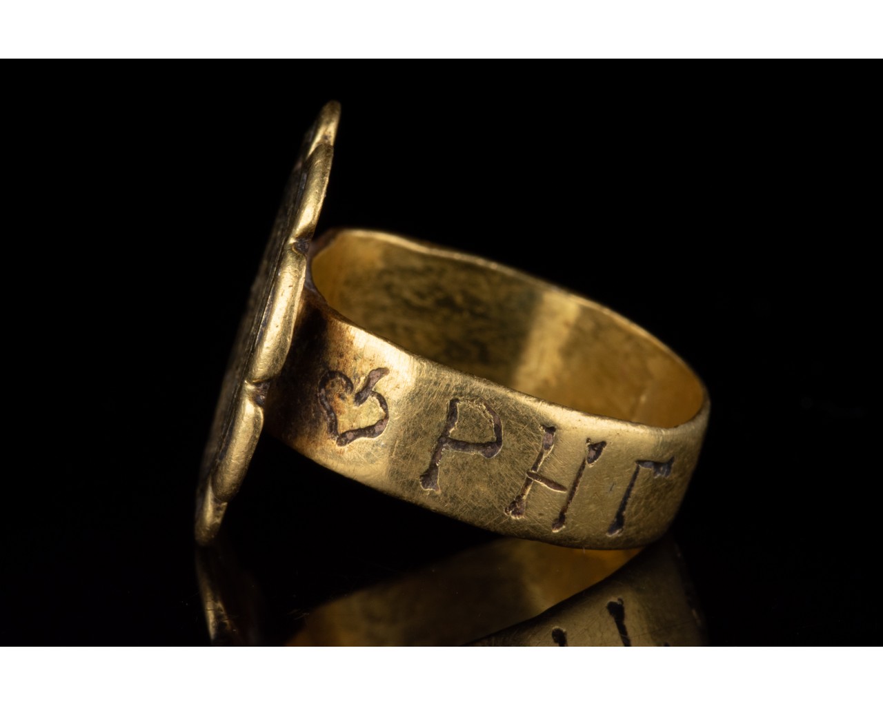 BYZANTINE GOLD AND NIELLO RELIGIOUS RING - XRF TESTED - Image 3 of 11