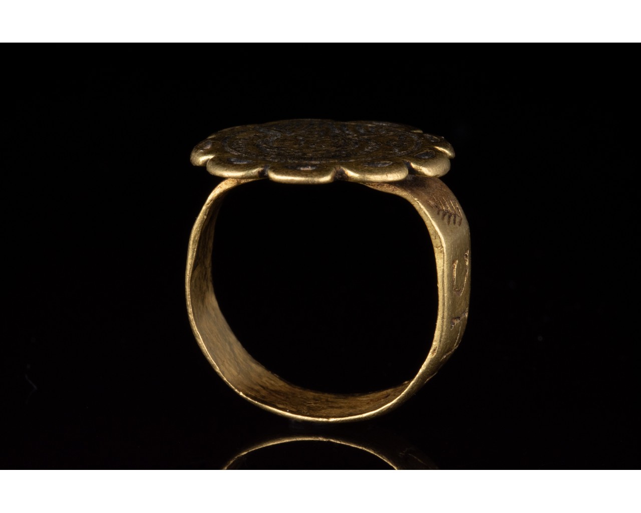 BYZANTINE GOLD AND NIELLO RELIGIOUS RING - XRF TESTED - Image 6 of 11