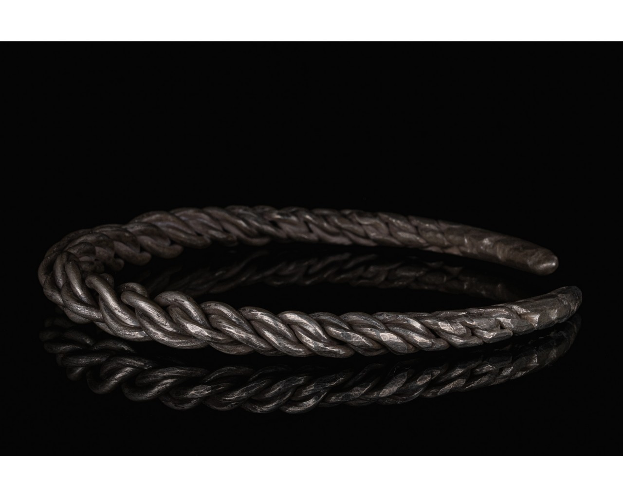 VIKING SOLID SILVER TWISTED BRACELET - Image 3 of 6