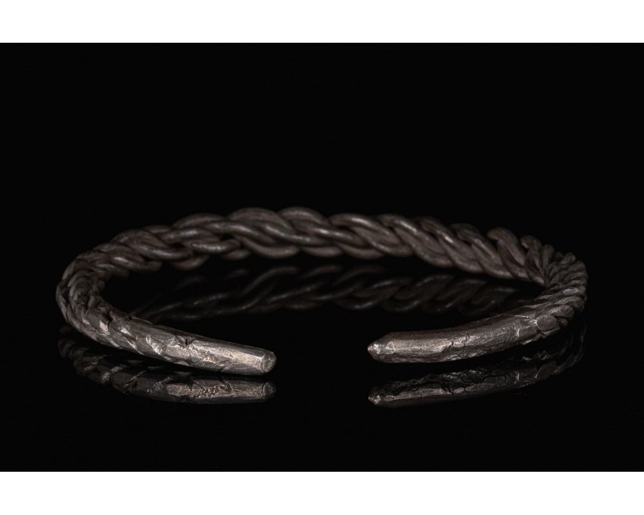 VIKING SOLID SILVER TWISTED BRACELET - Image 4 of 6