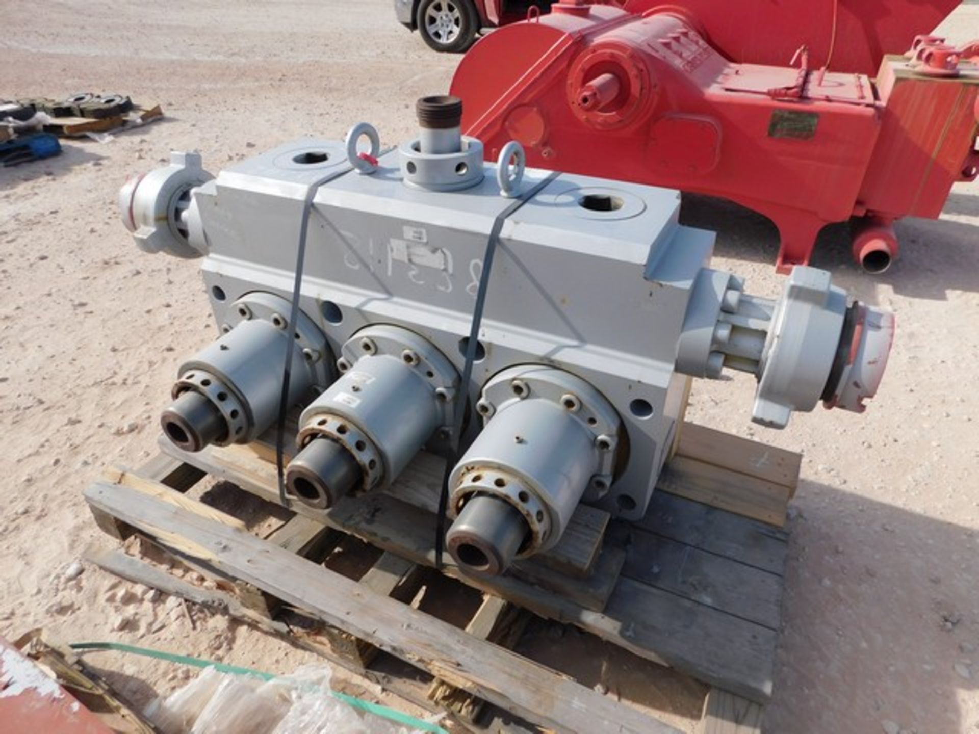 Located in YARD 1 - Midland, TX (6002) WIER SPM MODEL BJS3000 GL TRIPLEX PUMP FLUID END, 10000 WP, - Image 2 of 2