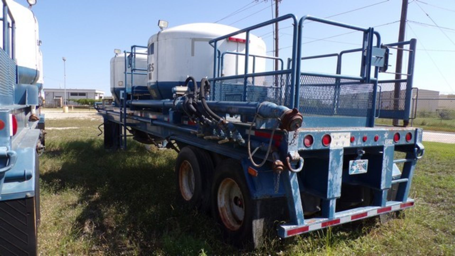 Located in YARD 19 - Wixon Valley, TX (CTF333) (X) 2008 WILCO FAB 600 T/A 2 POD BULK CEMENT TRAILER, - Image 4 of 4