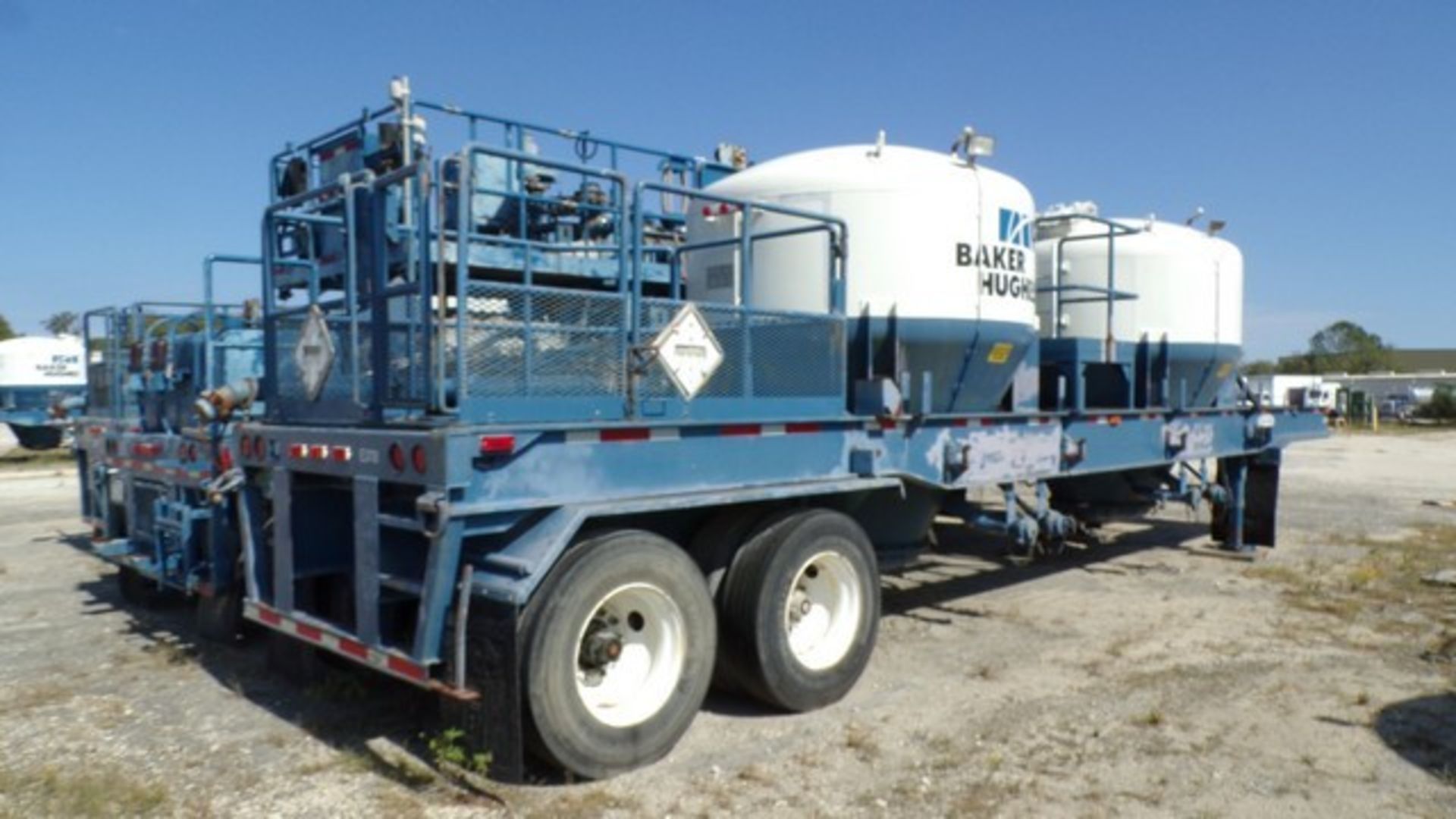 Located in YARD 19 - Wixon Valley, TX (CTF175) (X) 2004 FONTAINE 600 T/A 2 POD BULK CEMENT - Image 2 of 3