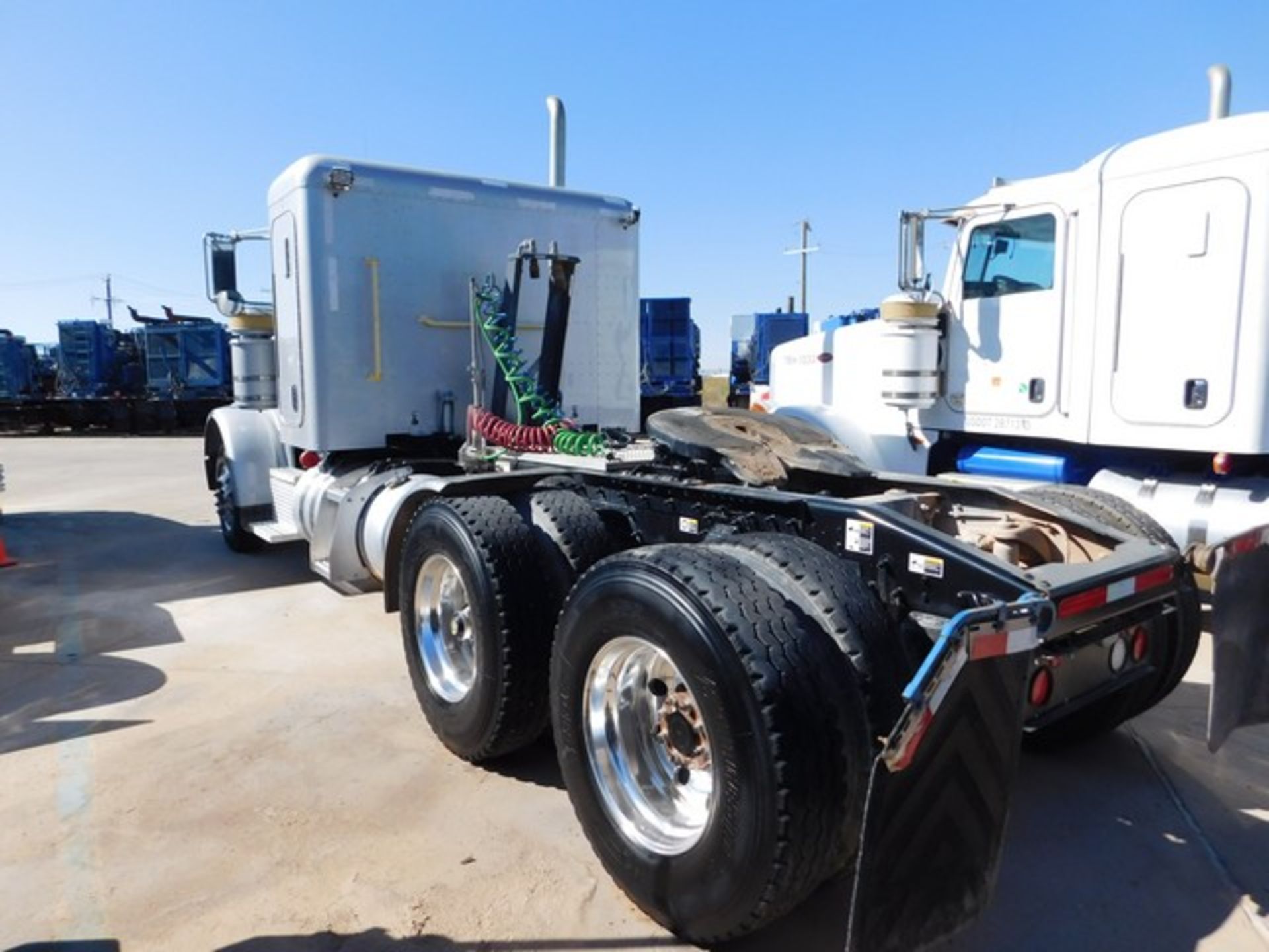 Located in YARD 2 - Odessa, TX (TRH123) (X) 2013 PETERBILT 367 T/A SLEEPER HAUL TRUCK, VIN- - Image 4 of 7