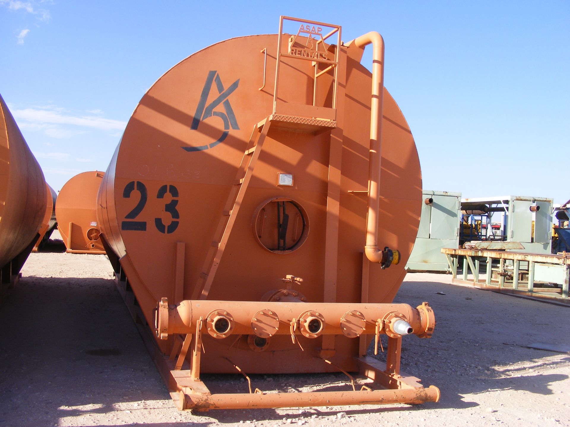 Located in YARD 1 - Midland, TX (2411) 2012 DESERT TANK 10'D, 500 BBL FRAC TANK, (2) CLEAN OUT - Image 2 of 2
