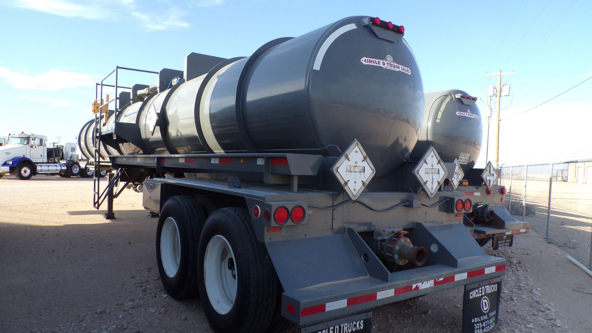 Located in YARD 1 - Midland, TX  (X) 2013 OVERLAND TANK INC 120 BBL T/A ACID TRAILER, VIN- - Image 4 of 6