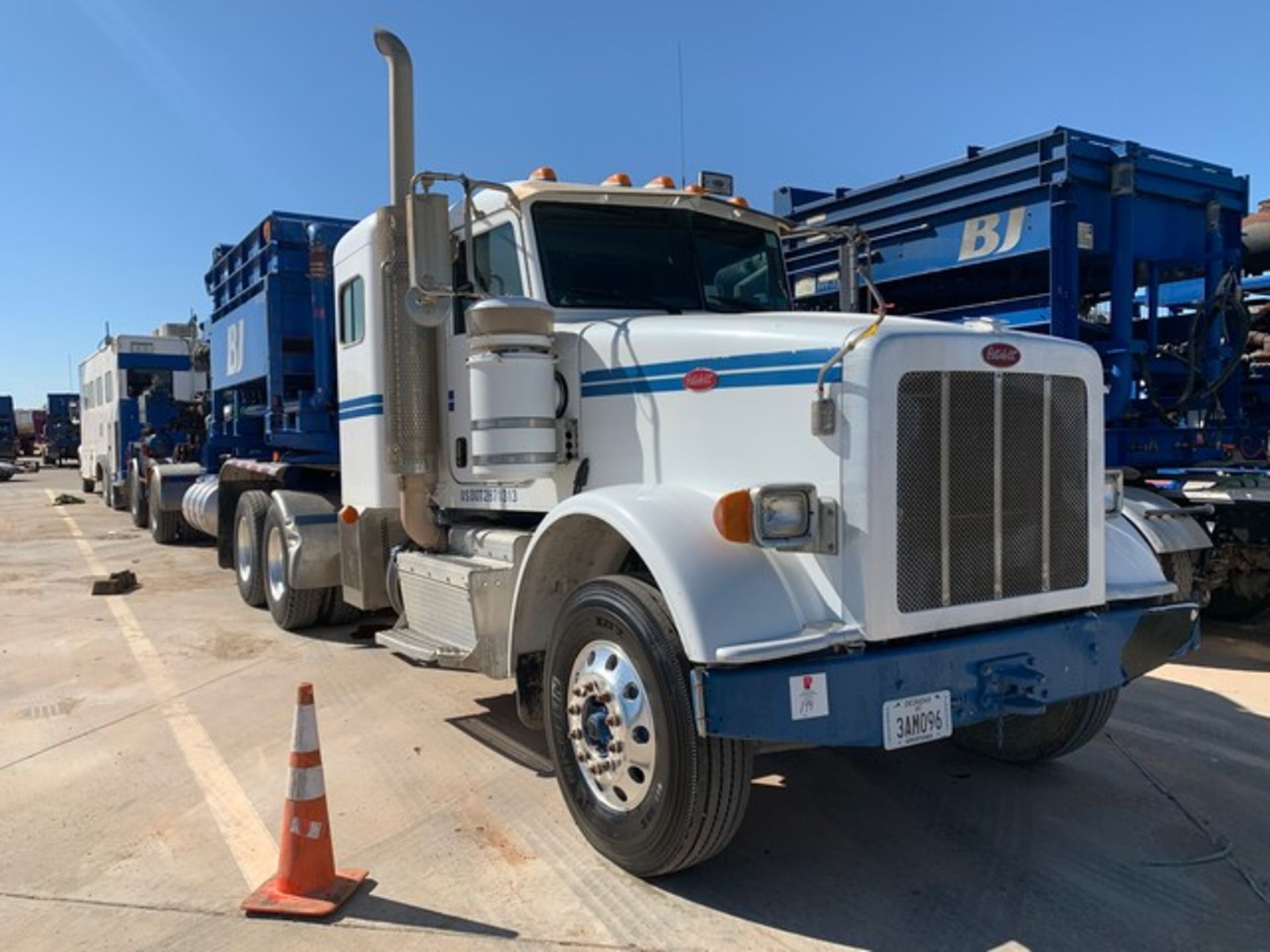 Located in YARD 2 - Odessa, TX (TRH377) (X) 2012 PETERBILT 367 T/A SLEEPER HAUL TRUCK, VIN-