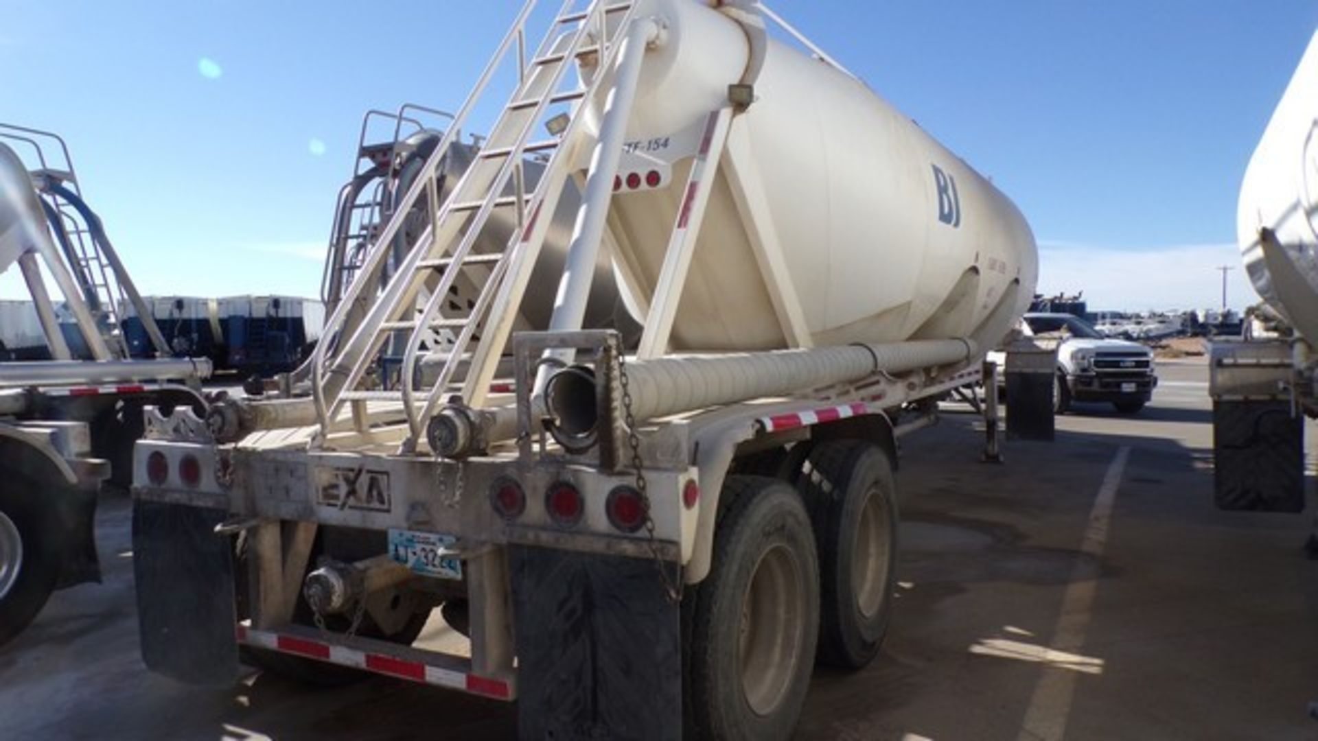 Located in YARD 2 - Odessa, TX (FTF154) 2015 EXA INDUSTRIES T/A 3 COMPARTMENT 1000CF PNEMATIC BULK - Image 4 of 4