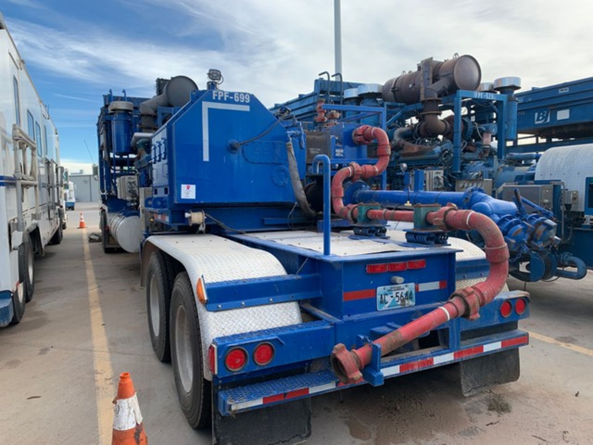 Located in YARD 2 - Odessa, TX (FPF699) 2007 SPMQWS2500 TRIPLEX FRAC PUMP, P/B CUMMINS QSK50 DUAL