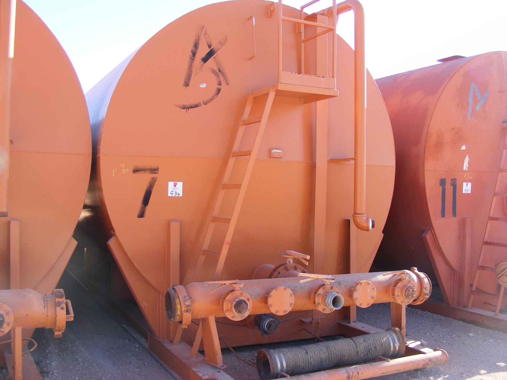 Located in YARD 1 - Midland, TX (2447) 2012 DESERT TANK 10'D, 500 BBL FRAC TANK, (2) CLEAN OUT