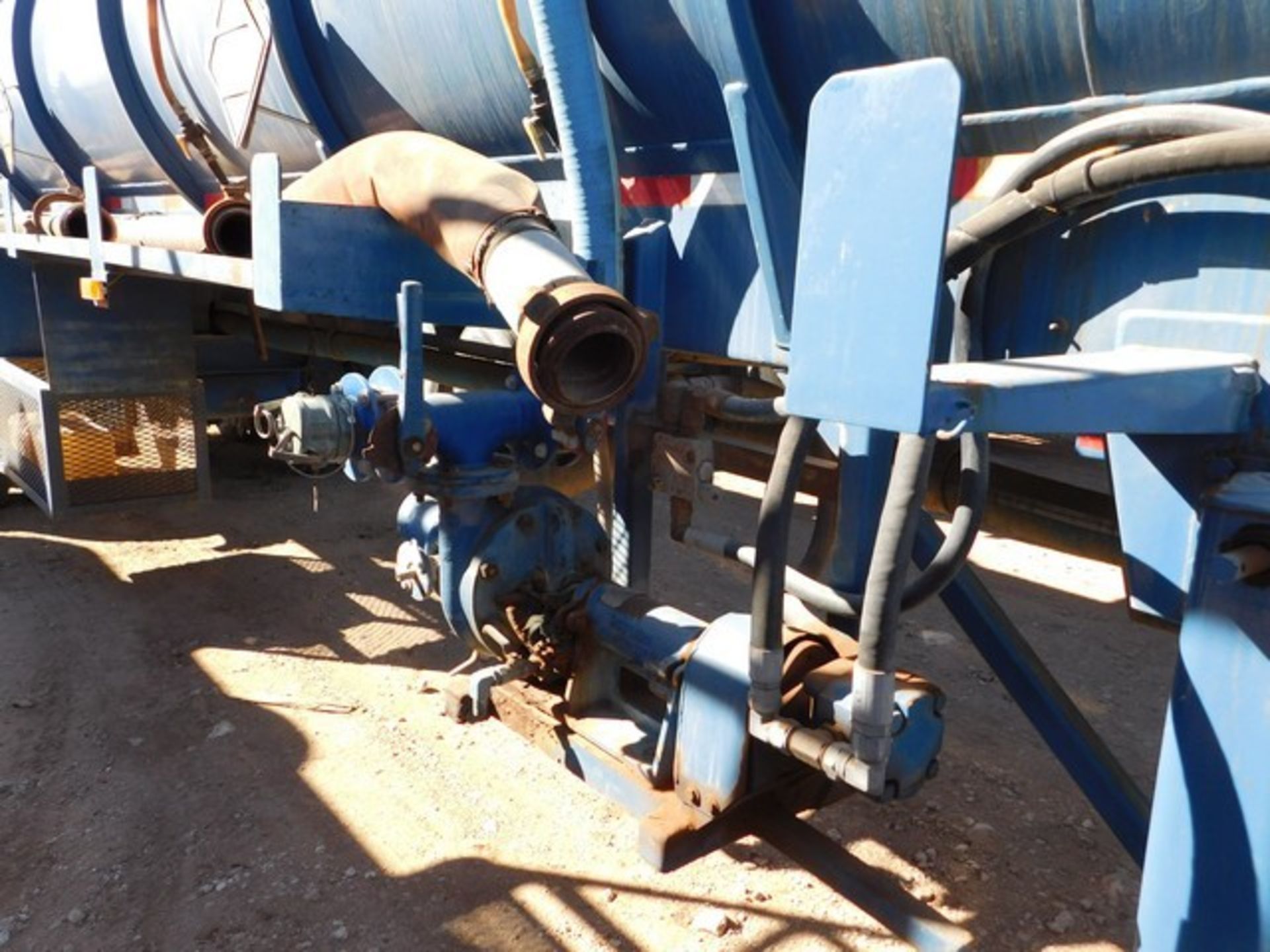 Located in YARD 2 - Odessa, TX (ATF066) (X) 2005 WORLEY MACHINE WORKS 5000 GAL (3) COMPARTMENT - Image 5 of 6
