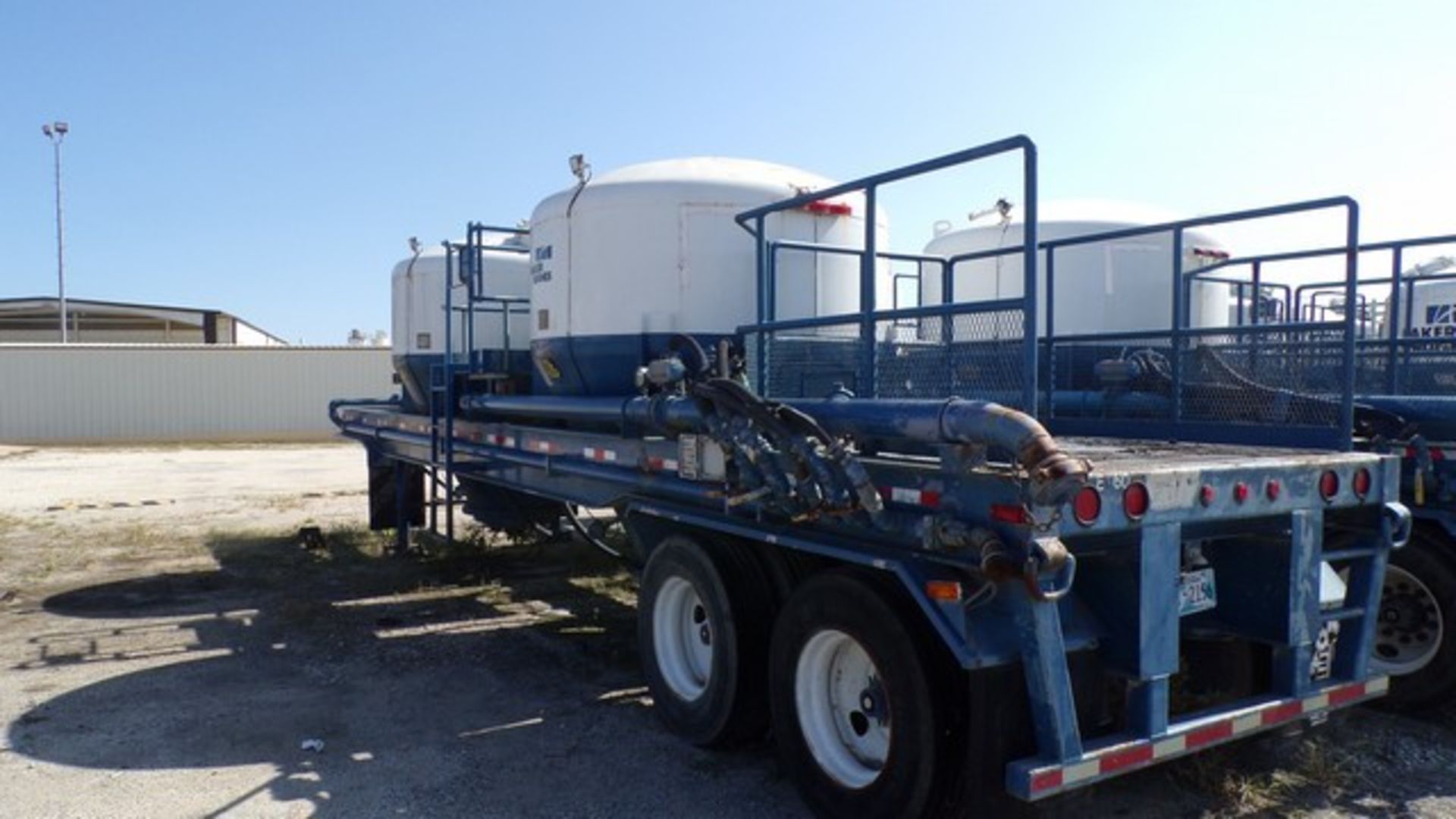 Located in YARD 19 - Wixon Valley, TX (CTF229) (X) 2006 WILCO FAB T/A 2 POD BULK CEMENT TRAILER, - Image 3 of 3