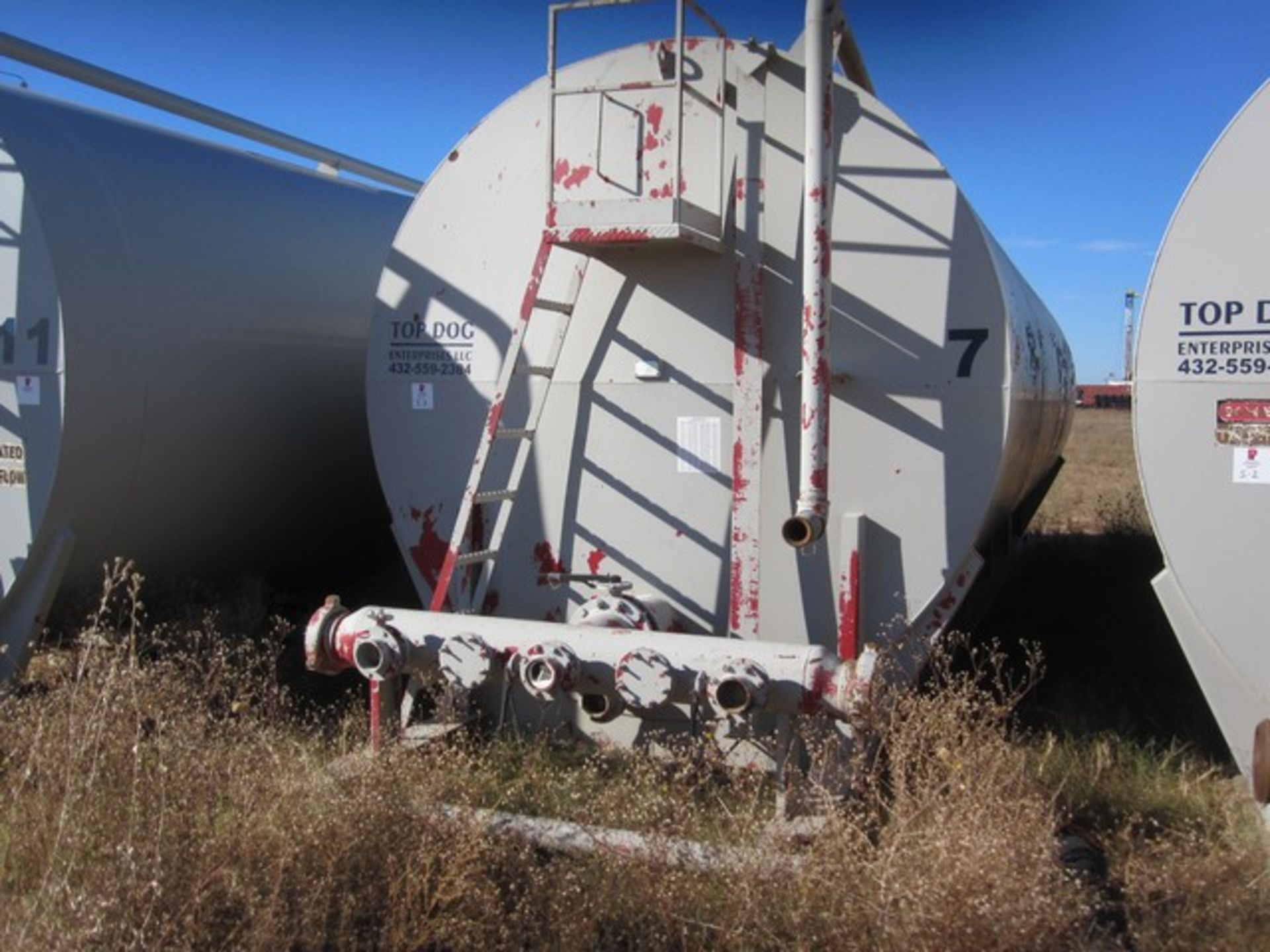 Located in YARD 18 - Stanton, TX (S-3) 2014 10'D, 500 BBL FRAC TANK, LADDER, MANIFOLD, CLEAN OUT