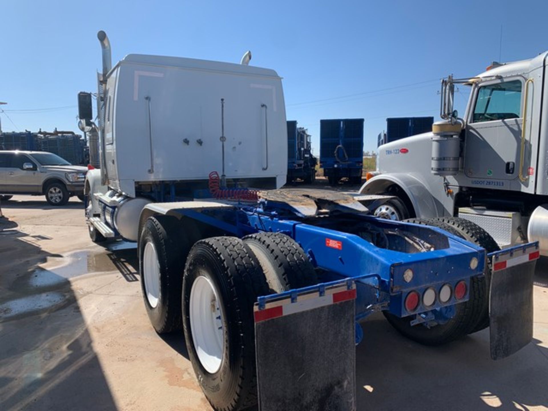 Located in YARD 2 - Odessa, TX (TRS045) (X) 2014 WESTERN STAR 4900SF SLEEPER HAUL TRUCK, VIN- - Bild 4 aus 11