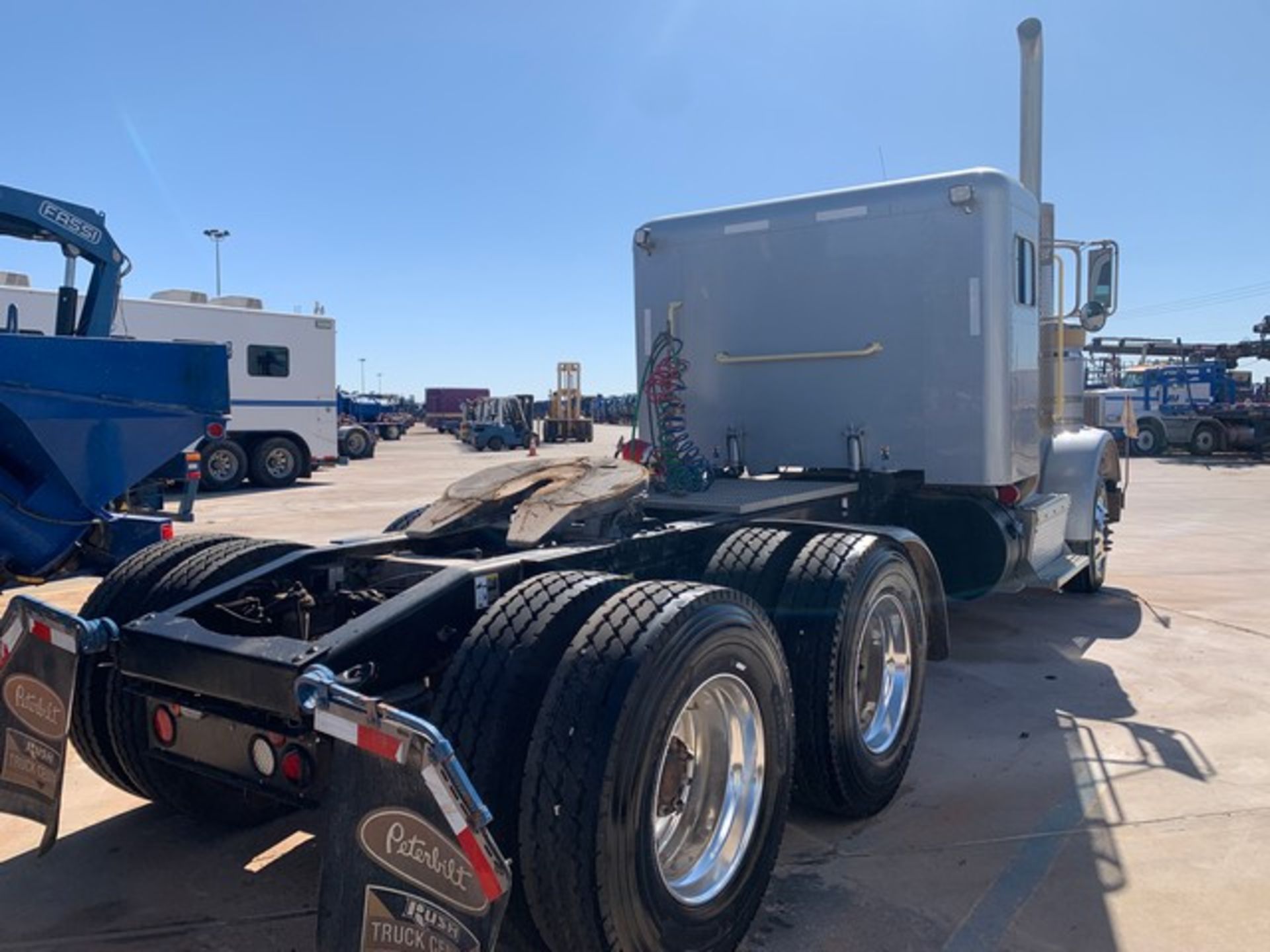 Located in YARD 2 - Odessa, TX (TRH007) (X) 2013 PETERBILT 367 T/A SLEEPER HAUL TRUCK, VIN- - Image 12 of 12