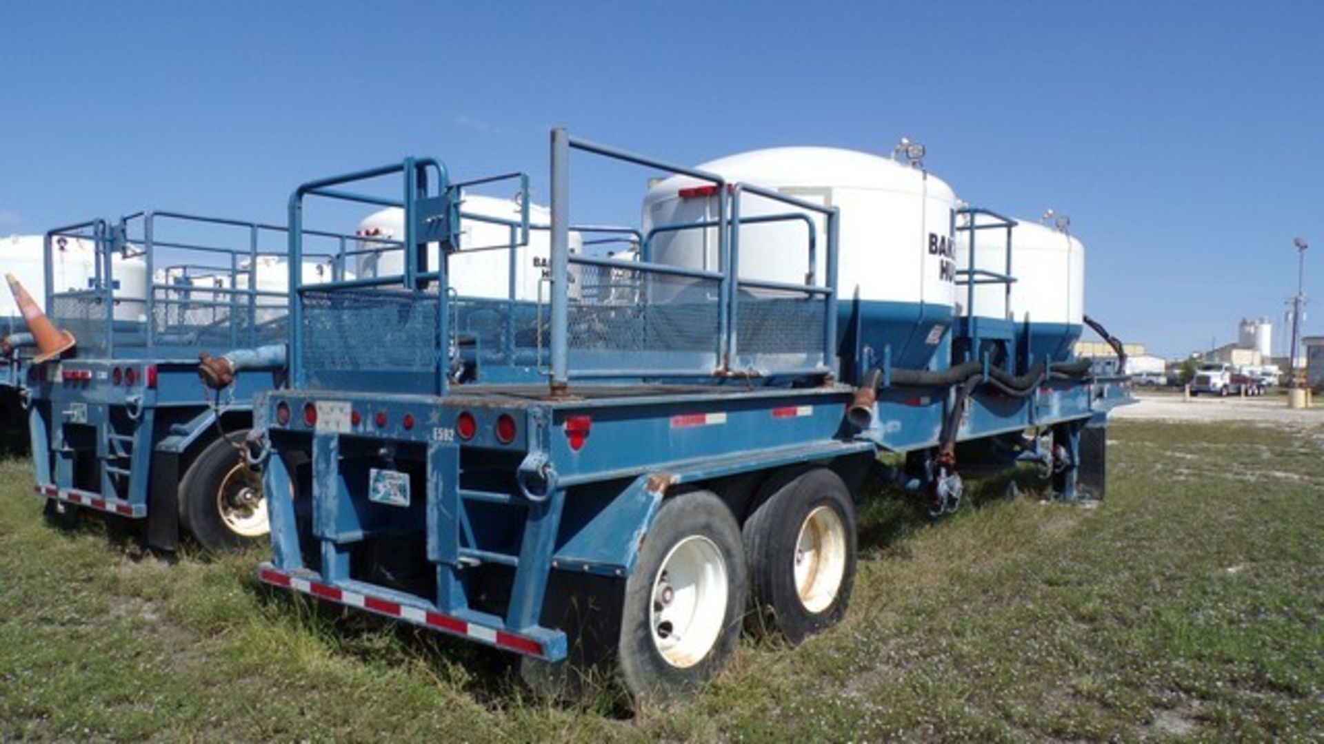 Located in YARD 19 - Wixon Valley, TX (CTF333) (X) 2008 WILCO FAB 600 T/A 2 POD BULK CEMENT TRAILER, - Image 3 of 4