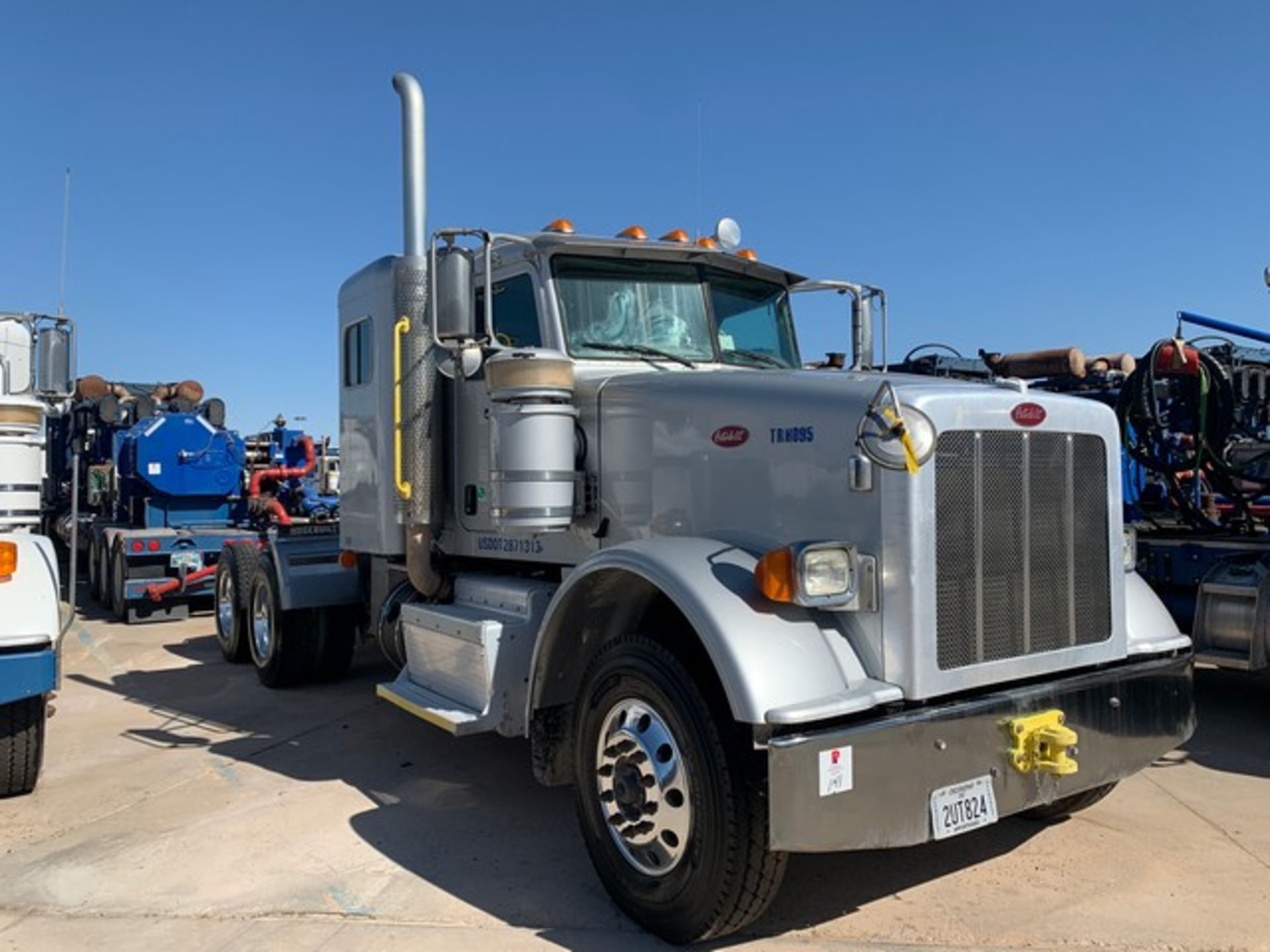 Located in YARD 2 - Odessa, TX (TRH095) (X) 2015 PETERBILT 367 T/A SLEEPER HAUL TRUCK, VIN-