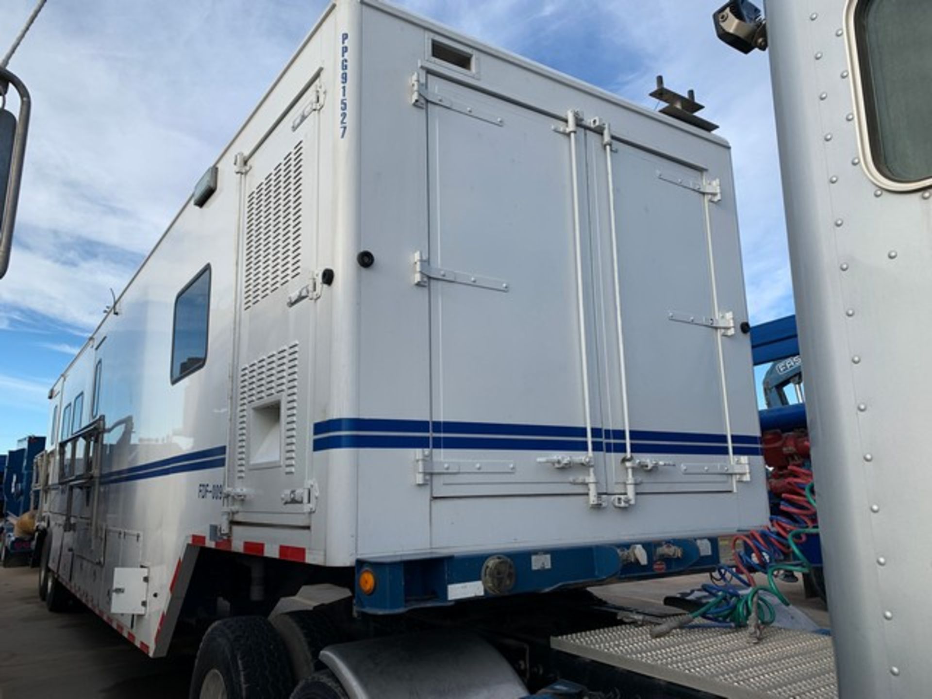 Located in YARD 2 - Odessa, TX (FDF009) 2014 GENERAL 40' T/A COMMAND CENTER/ DATA VAN TRAILER W/ - Image 3 of 7