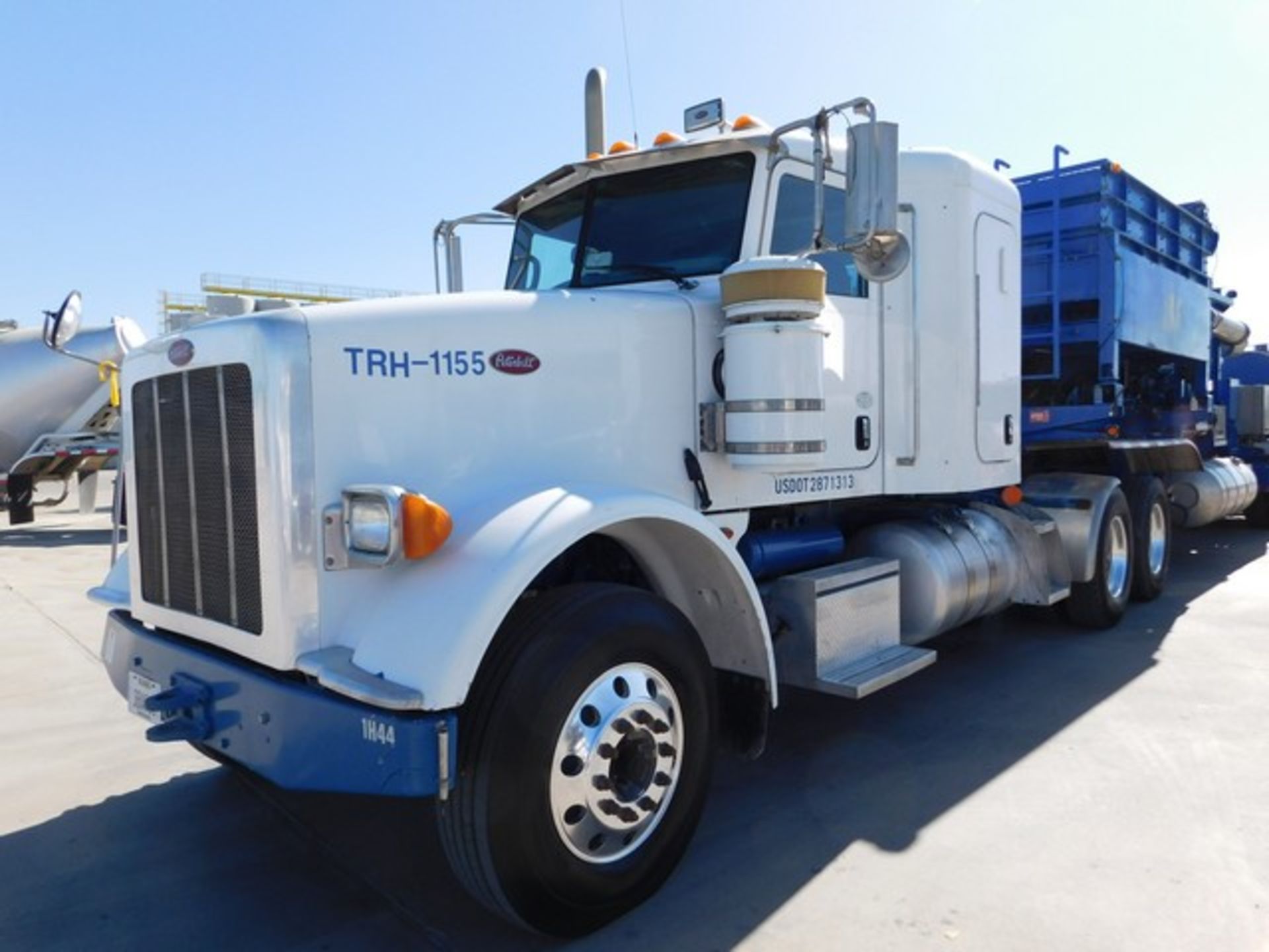 Located in YARD 2 - Odessa, TX (TRH1155) (X) 2012 PETERBILT 367 T/A SLEEPER HAUL TRUCK, VIN- - Image 2 of 7