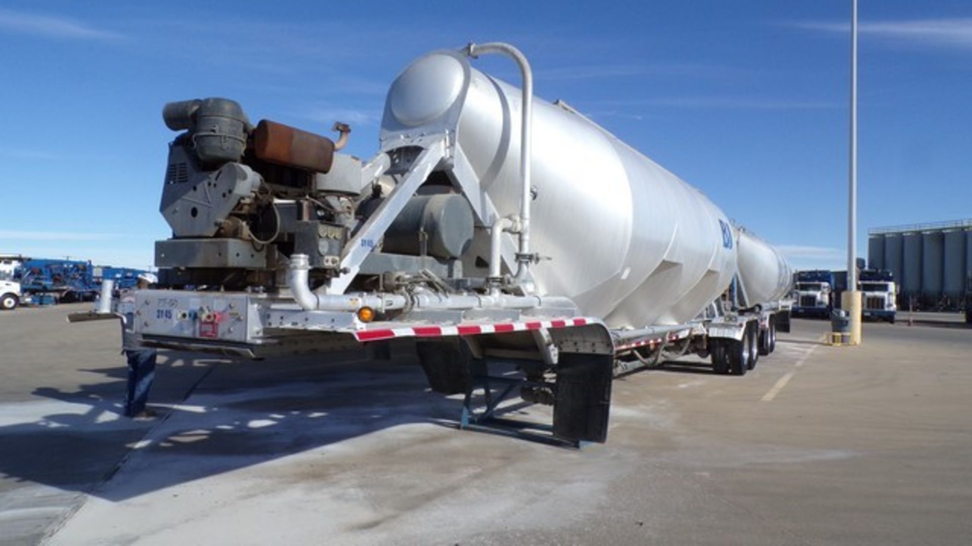 Located in YARD 2 - Odessa, TX (FTF025) 2014 TRAIL KING T/A ALUM 1350CF 3 COMPARTMENT DRY BULK