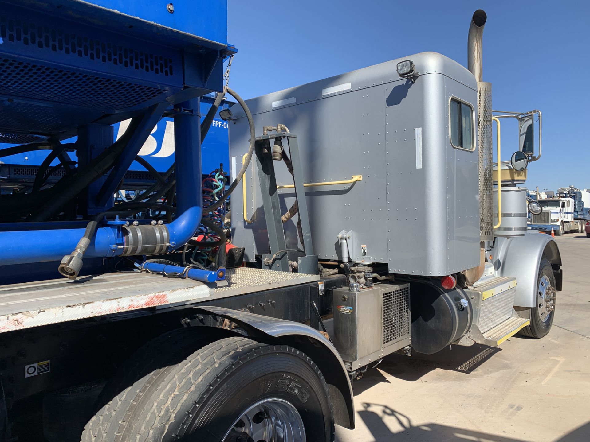 Located in YARD 2 - Odessa, TX (TRH005) (X) 2013 PETERBILT 367 T/A SLEEPER HAUL TRUCK, VIN- - Image 12 of 12