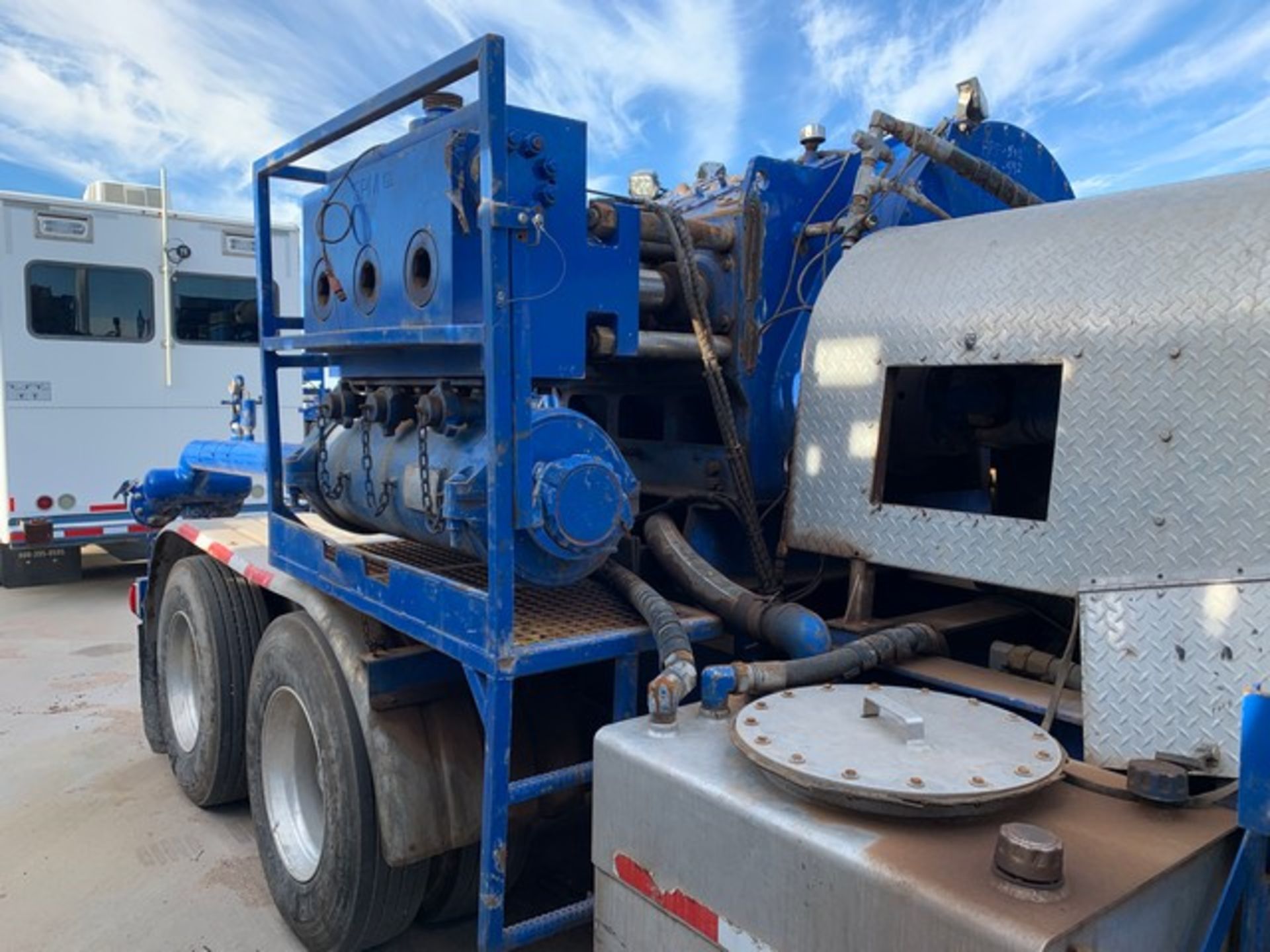 Located in YARD 2 - Odessa, TX (FPF213) 2018 GARDNER DENVER 2250T TRIPLEX FRAC PUMP, P/B CUMMINS - Image 5 of 9