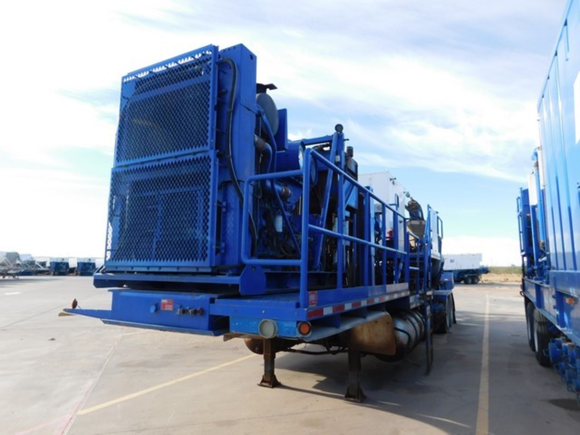 Located in YARD 2 - Odessa, TX (FBF005) 2011 SUREFIRE MODEL- SHF100 T/A BLENDER TRAILER, P/B (2)