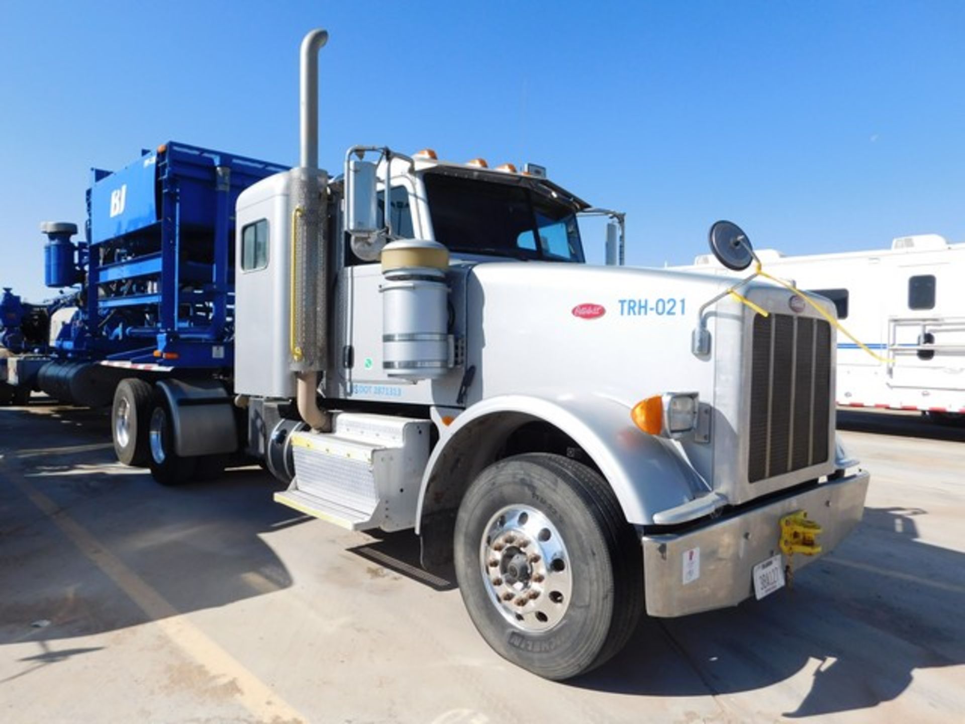 Located in YARD 2 - Odessa, TX (TRH021) (X) 2013 PETERBILT 367 T/A SLEEPER HAUL TRUCK, VIN- - Image 5 of 6