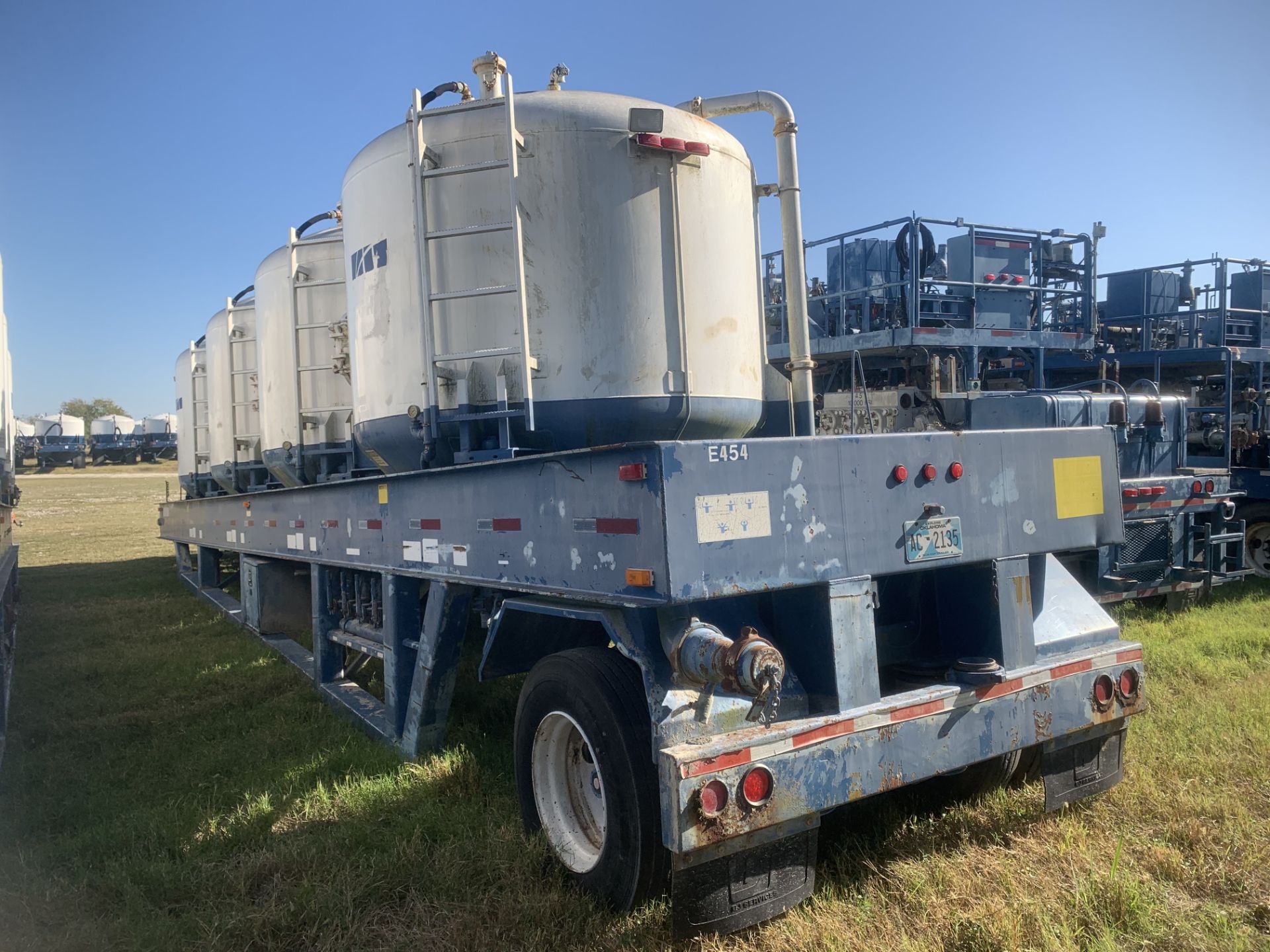 Located in YARD 19 - Wixon Valley, TX (CTF225) (X) 2006 WILCO FAB WST1600 S/A 4 POD BULK CEMENT - Image 3 of 5